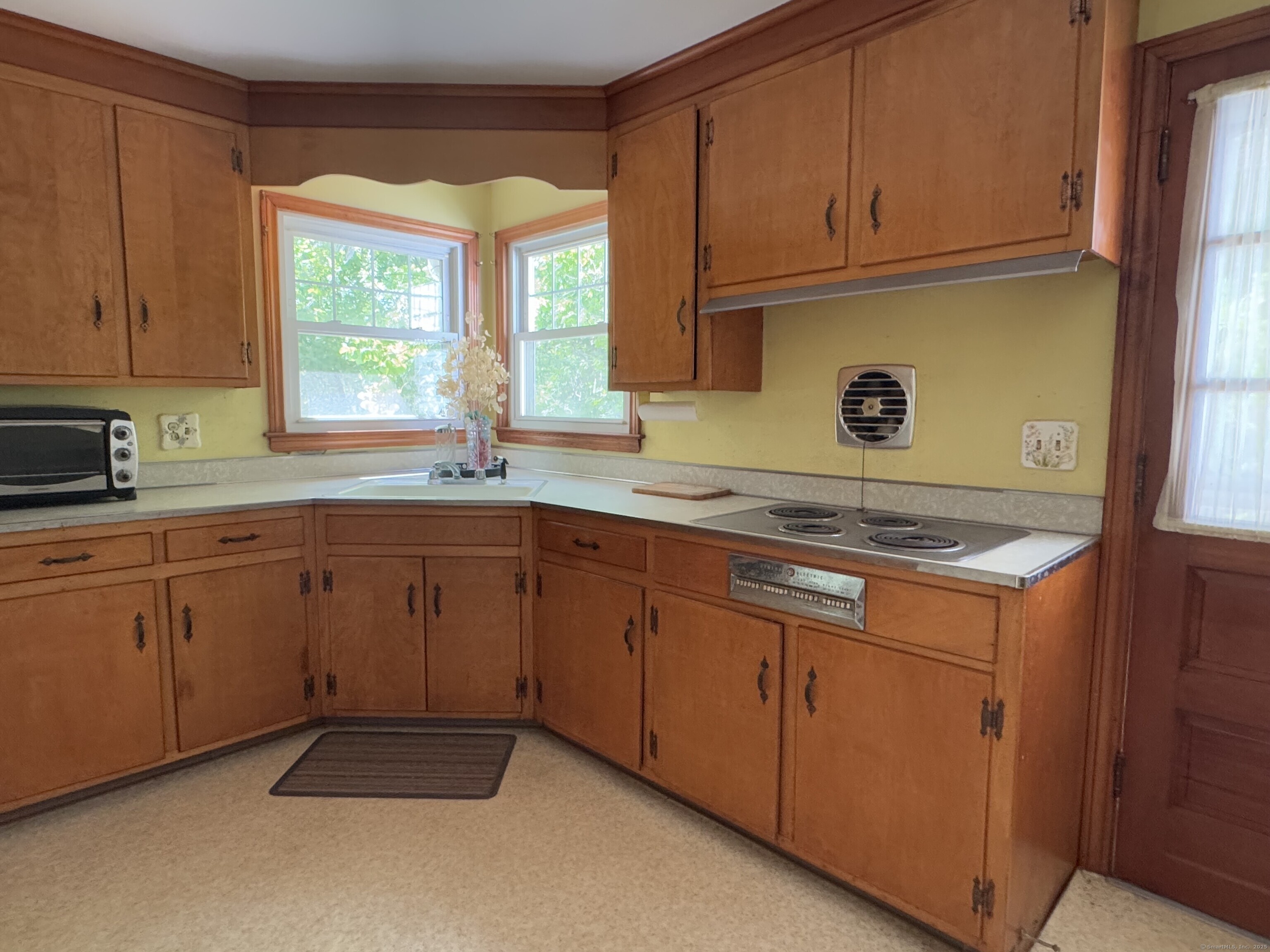 472 Strong, East Haven, Connecticut 06512