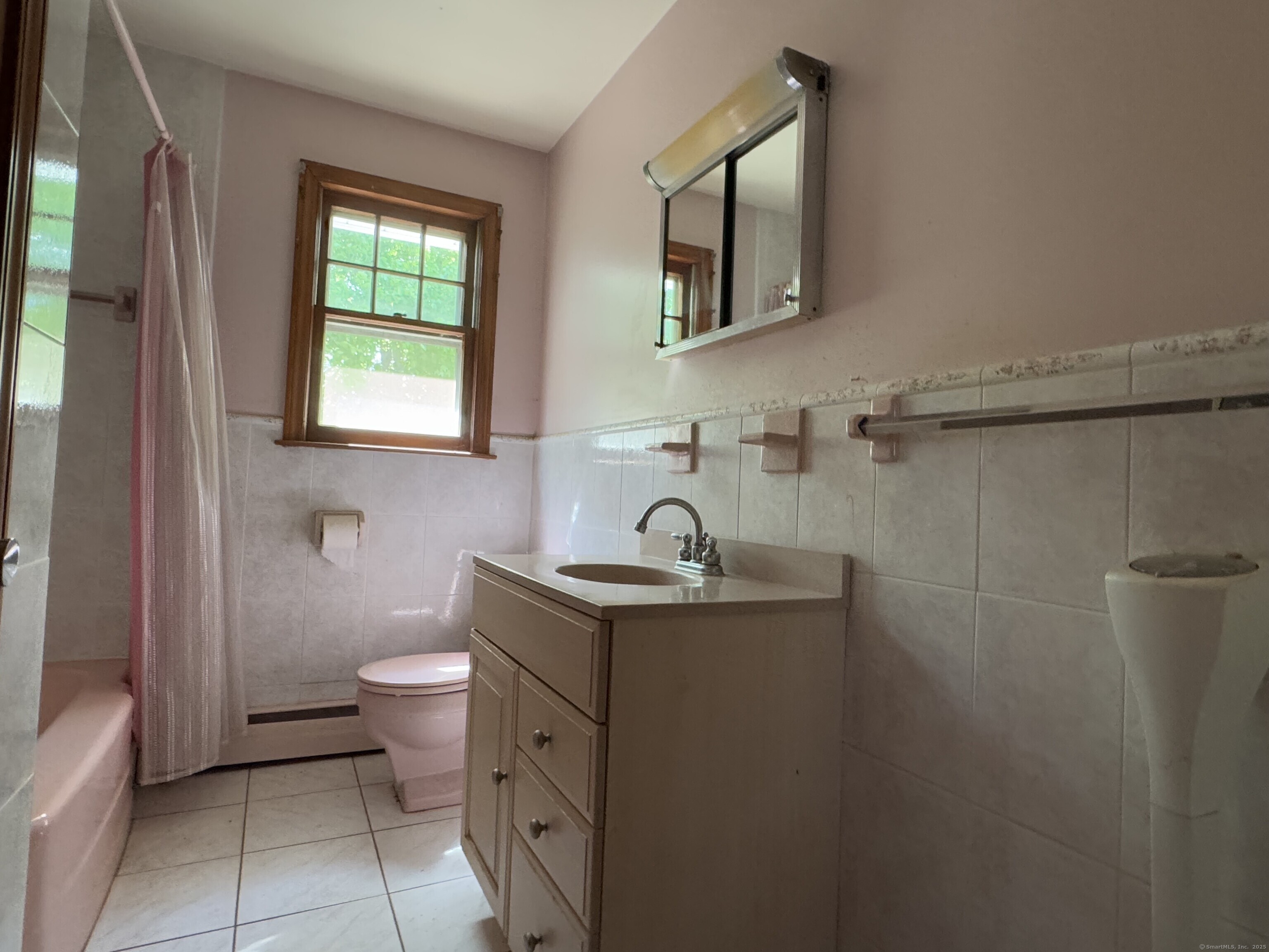 472 Strong, East Haven, Connecticut 06512