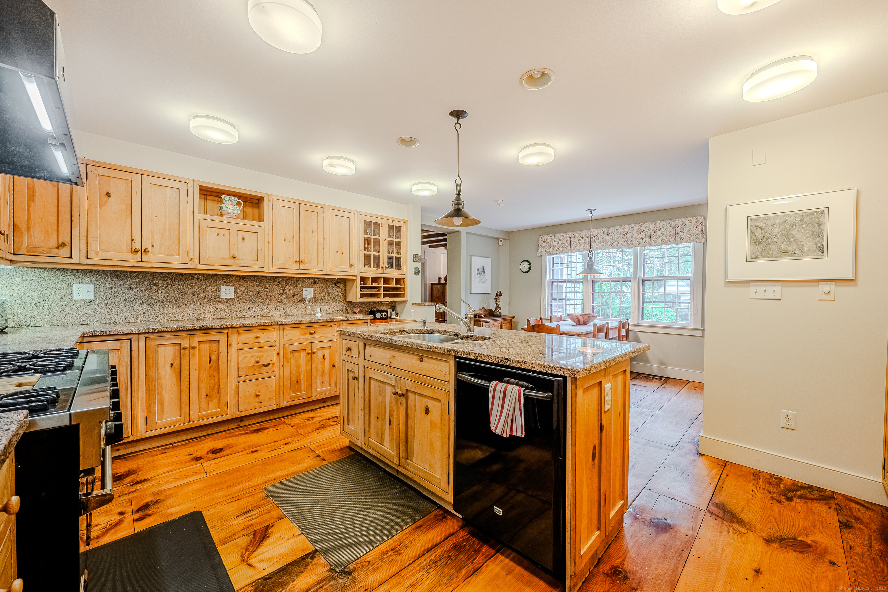 36 Burnt Swamp, Woodbridge, Connecticut 06525