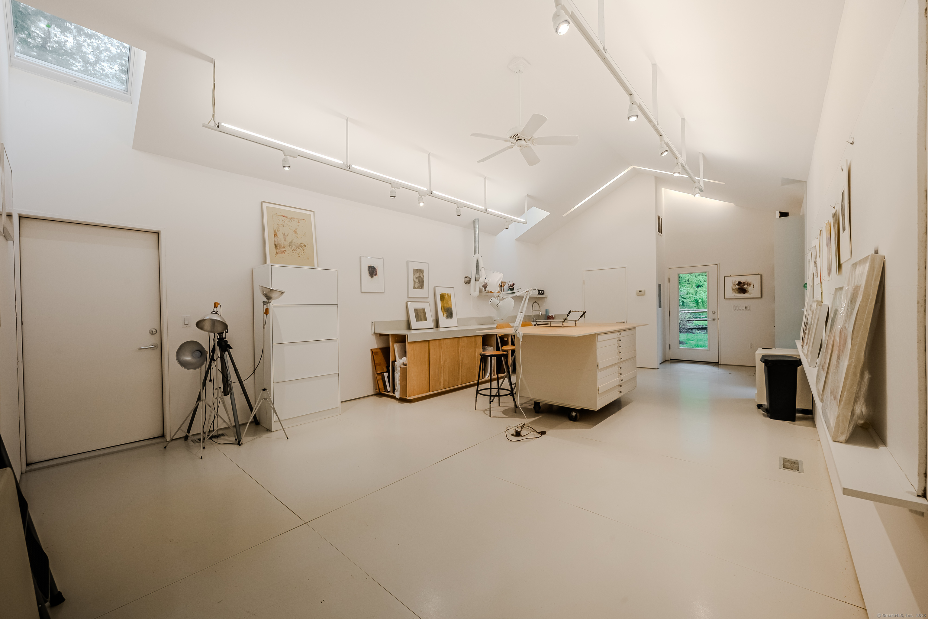 36 Burnt Swamp, Woodbridge, Connecticut 06525