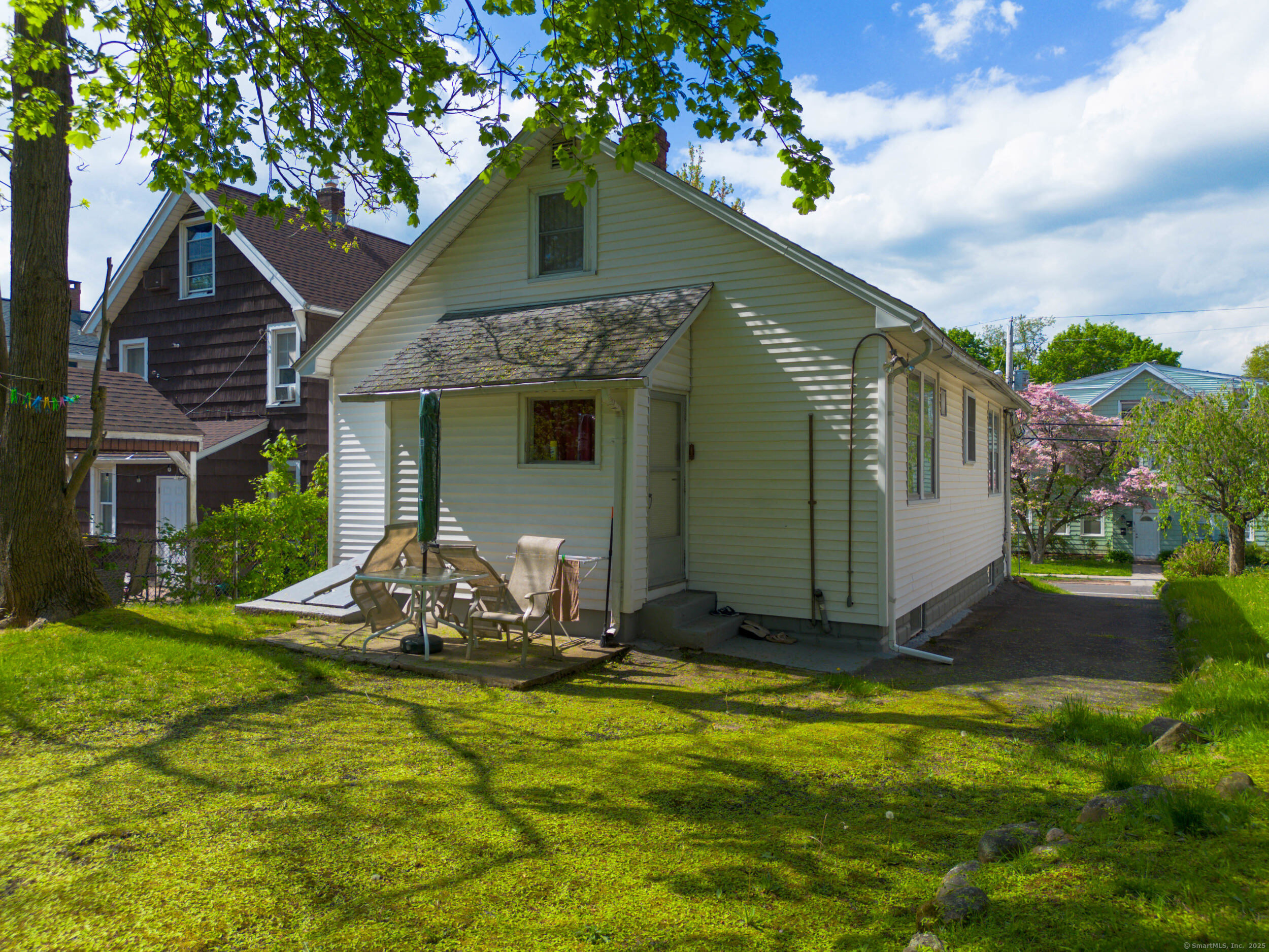 202 Augur, Hamden, Connecticut 06517