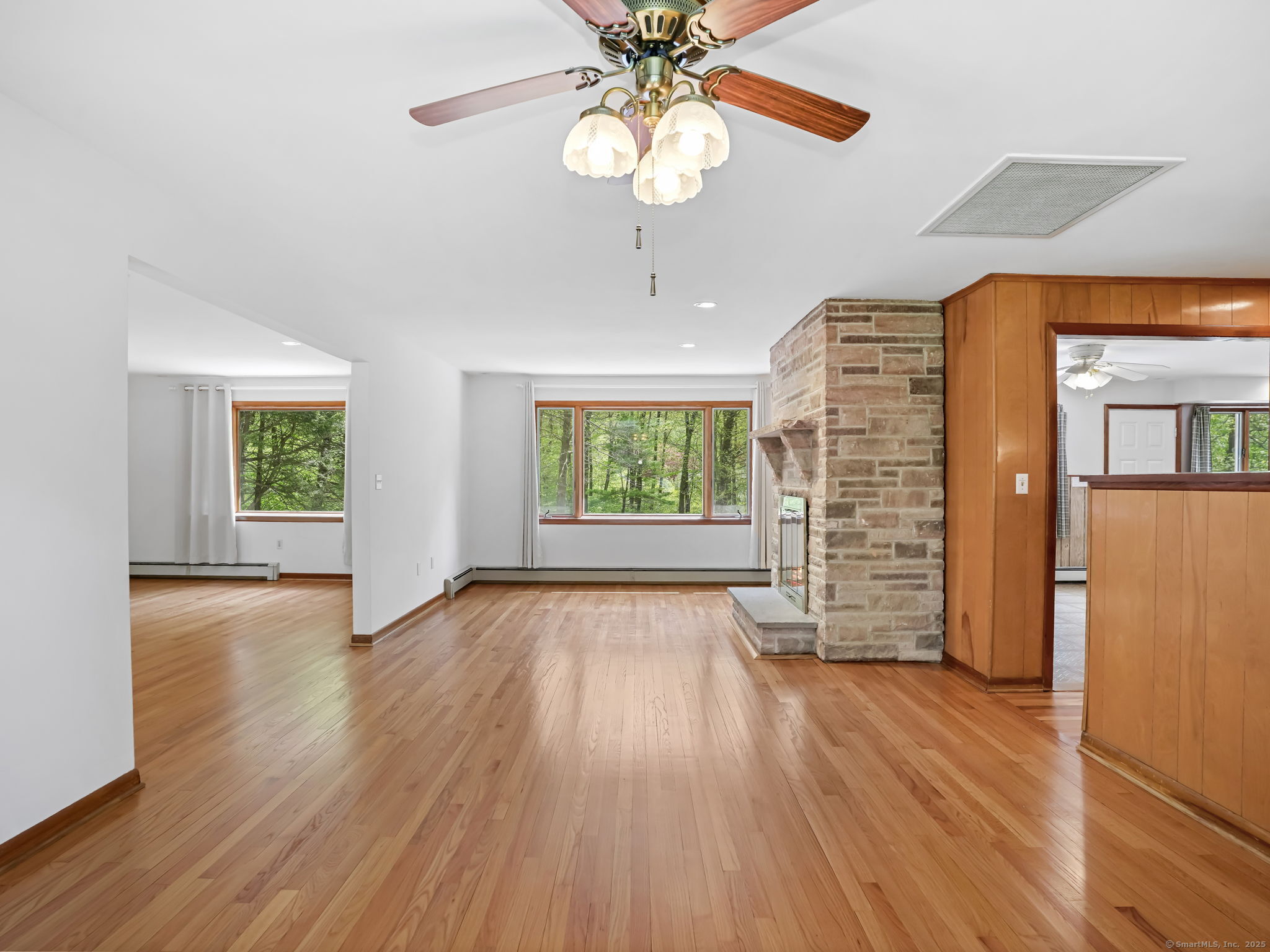 126 Richards, Monroe, Connecticut 06468