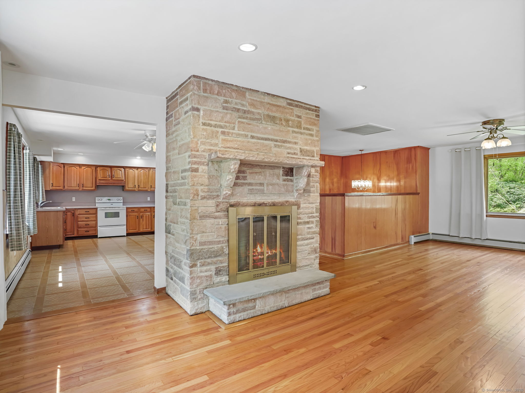 126 Richards, Monroe, Connecticut 06468