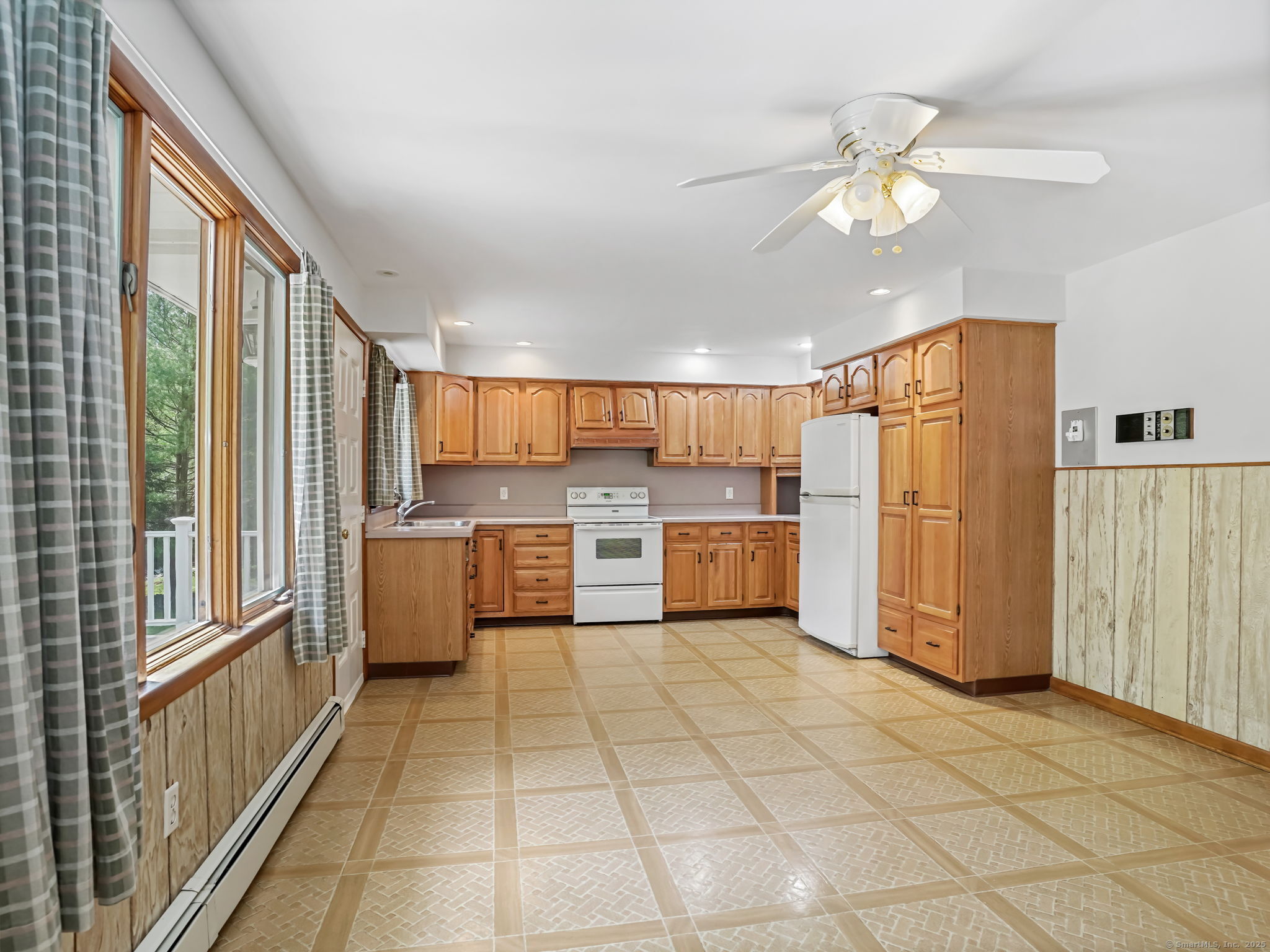 126 Richards, Monroe, Connecticut 06468