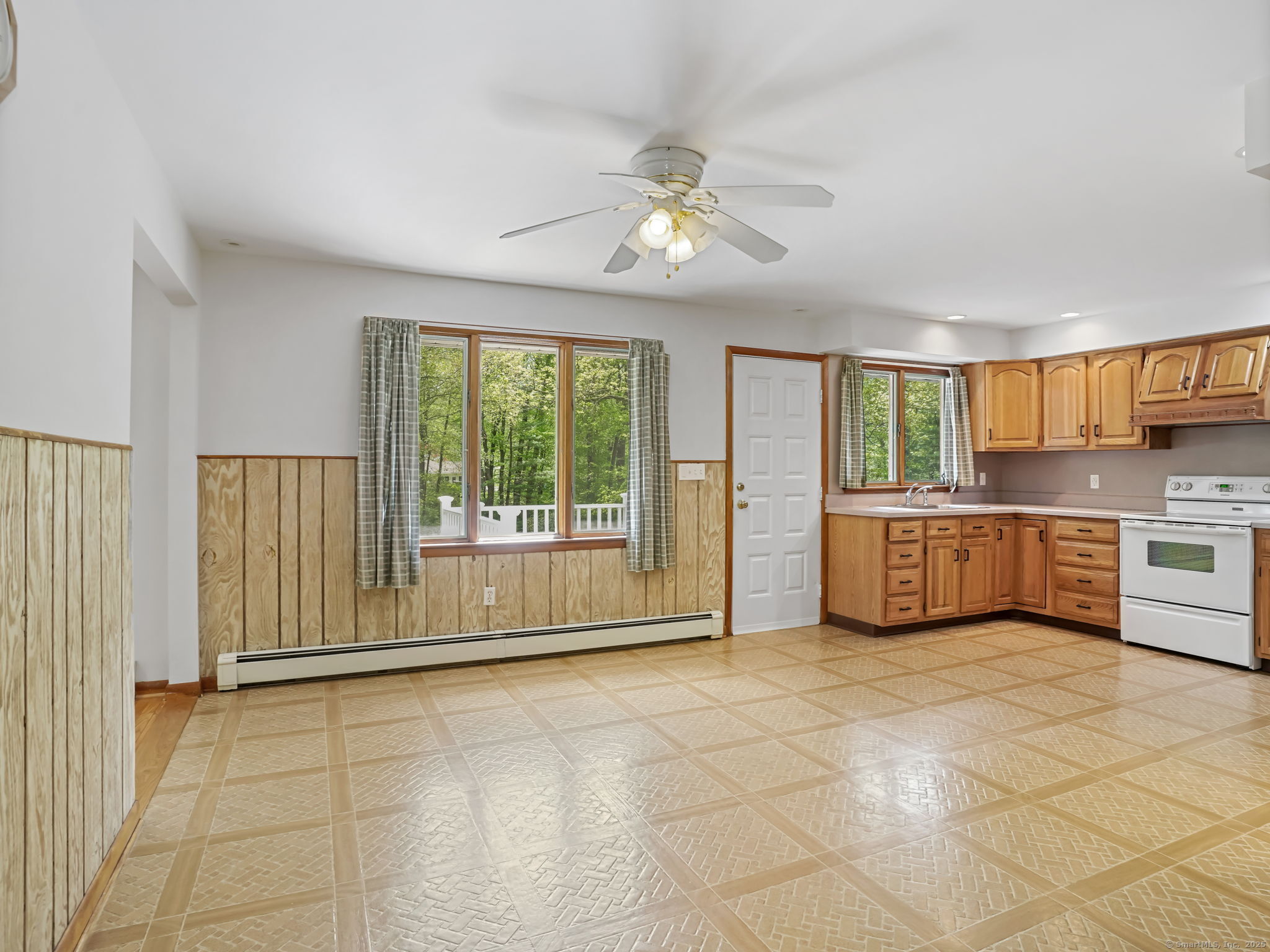 126 Richards, Monroe, Connecticut 06468
