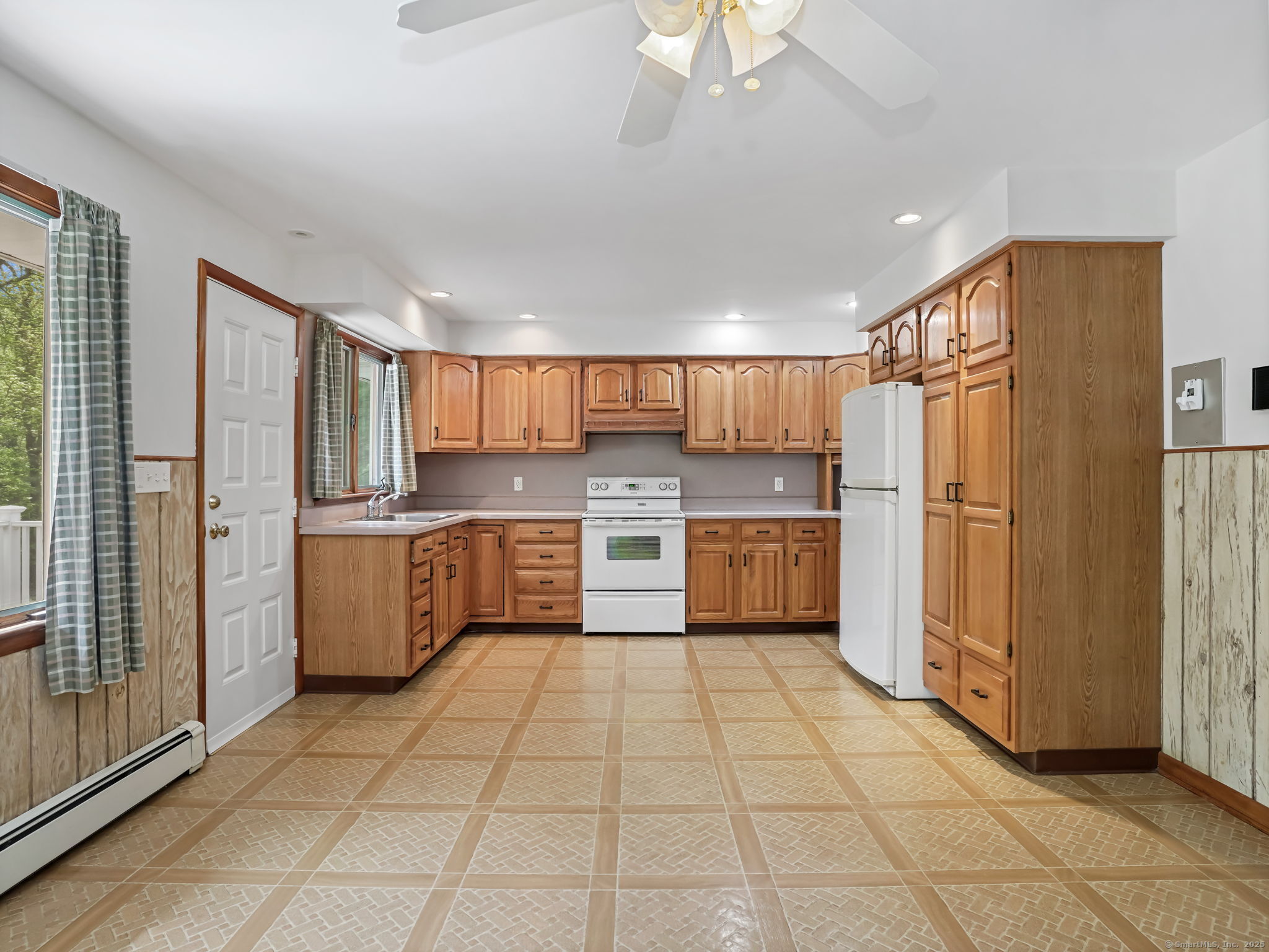 126 Richards, Monroe, Connecticut 06468