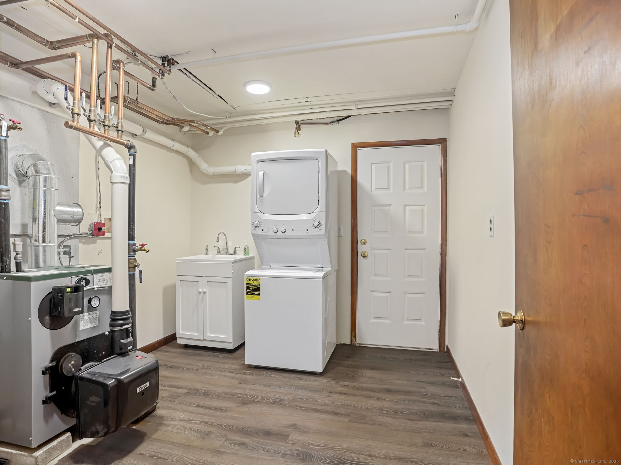 126 Richards, Monroe, Connecticut 06468