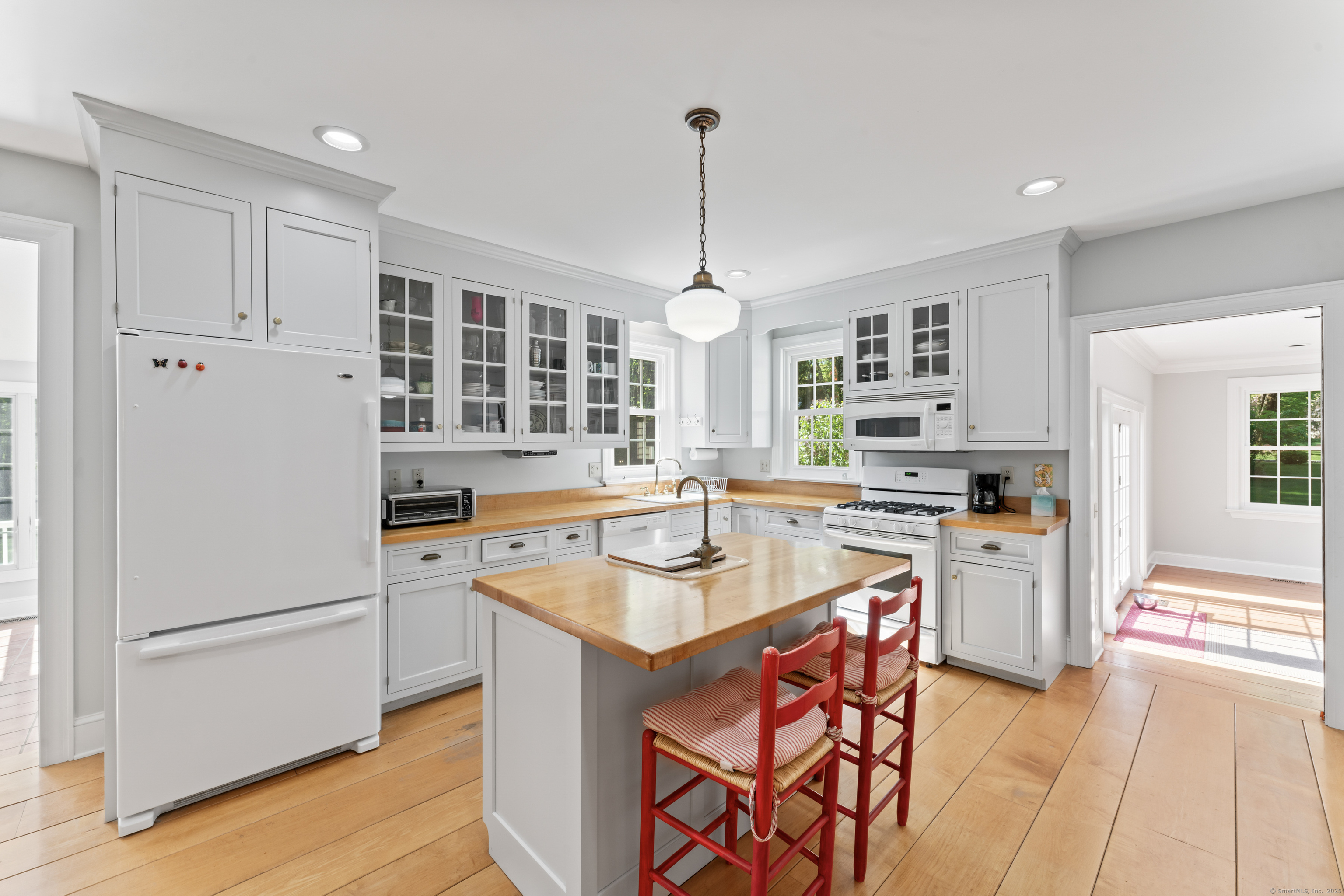 1 Dover, Newtown, 06470, 3 Bedrooms Bedrooms, ,2 BathroomsBathrooms,Single Family For Sale,For Sale,Dover,24094105