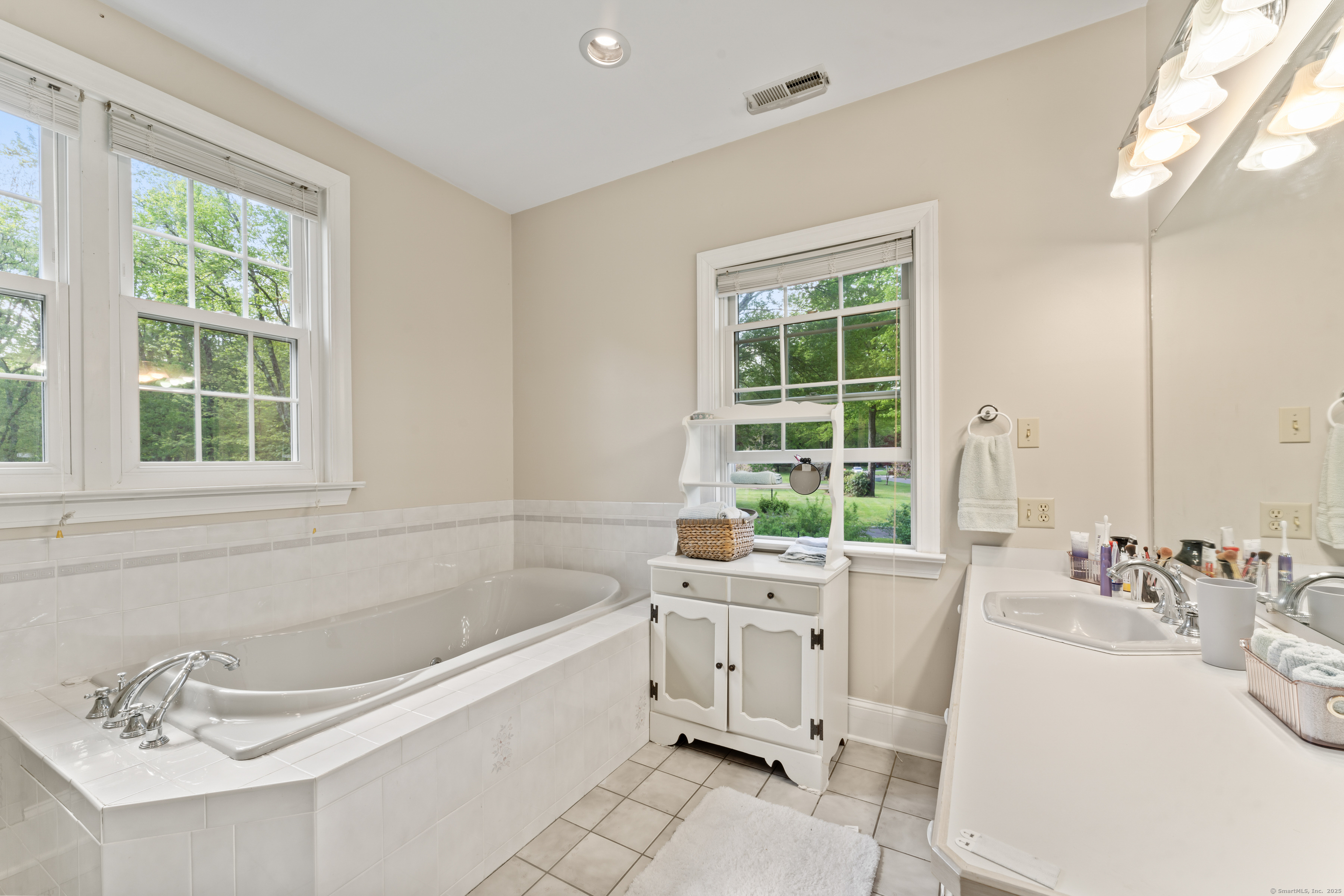 1 Dover, Newtown, 06470, 3 Bedrooms Bedrooms, ,2 BathroomsBathrooms,Single Family For Sale,For Sale,Dover,24094105