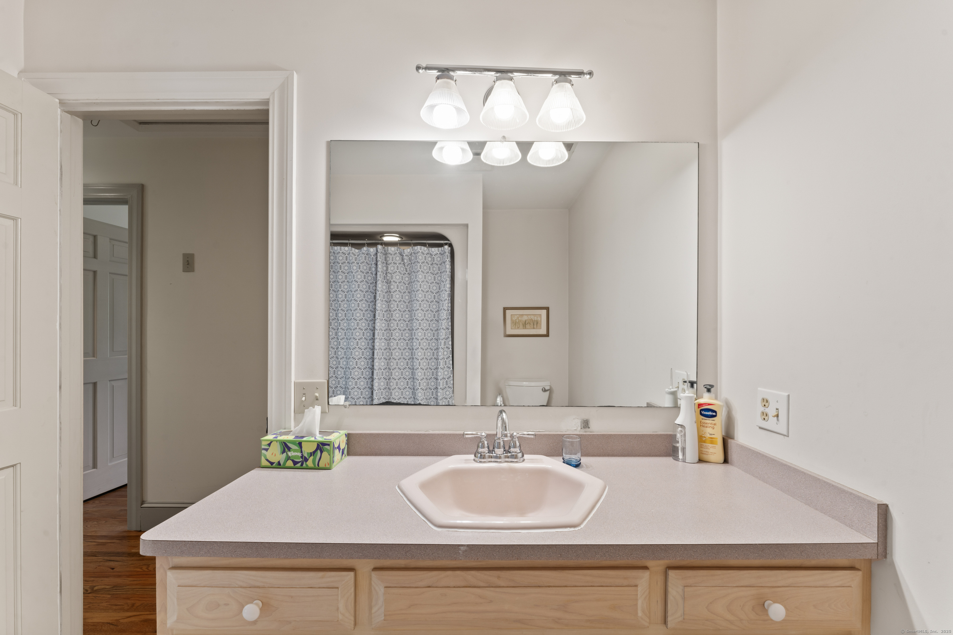 1 Dover, Newtown, 06470, 3 Bedrooms Bedrooms, ,2 BathroomsBathrooms,Single Family For Sale,For Sale,Dover,24094105