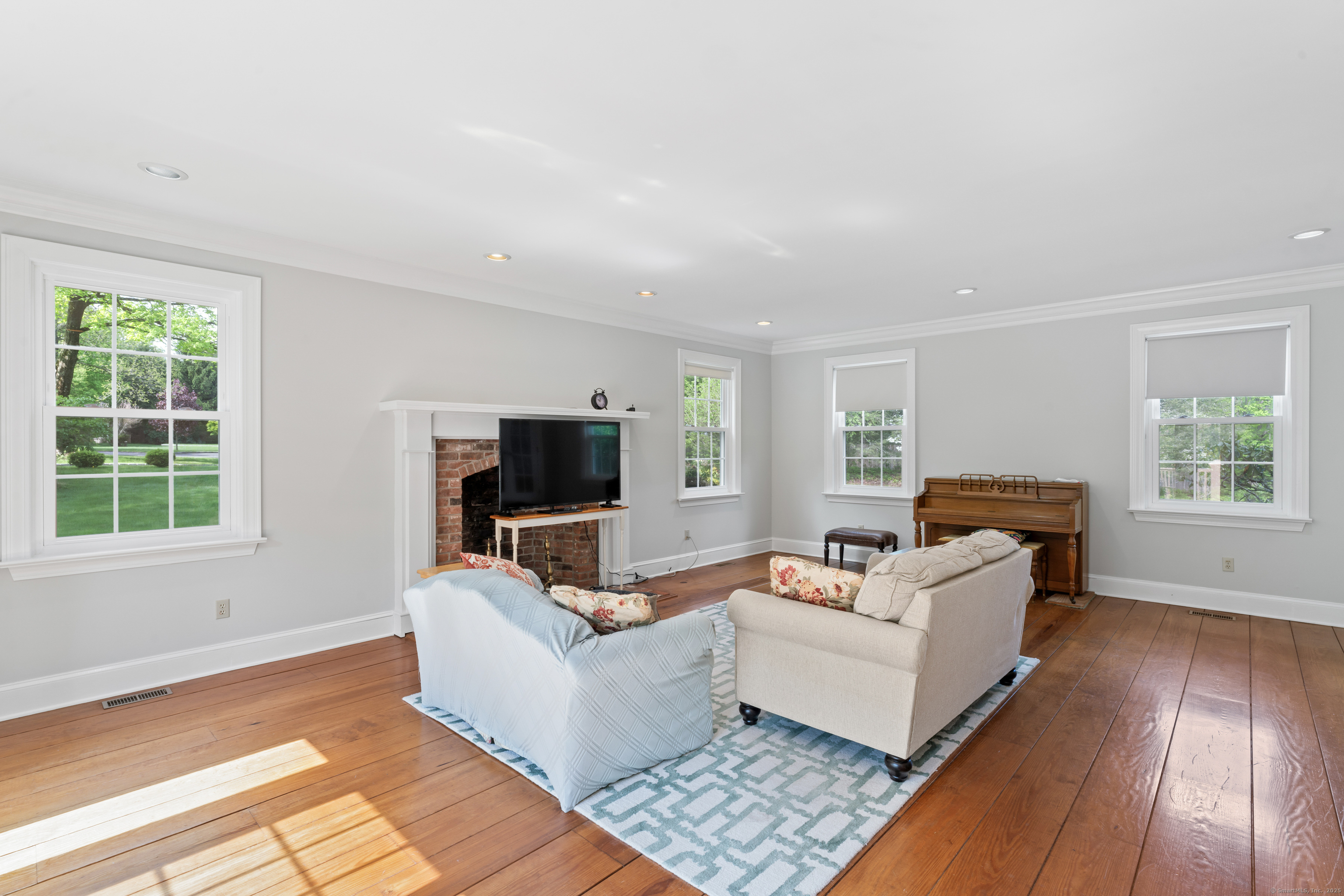 1 Dover, Newtown, 06470, 3 Bedrooms Bedrooms, ,2 BathroomsBathrooms,Single Family For Sale,For Sale,Dover,24094105