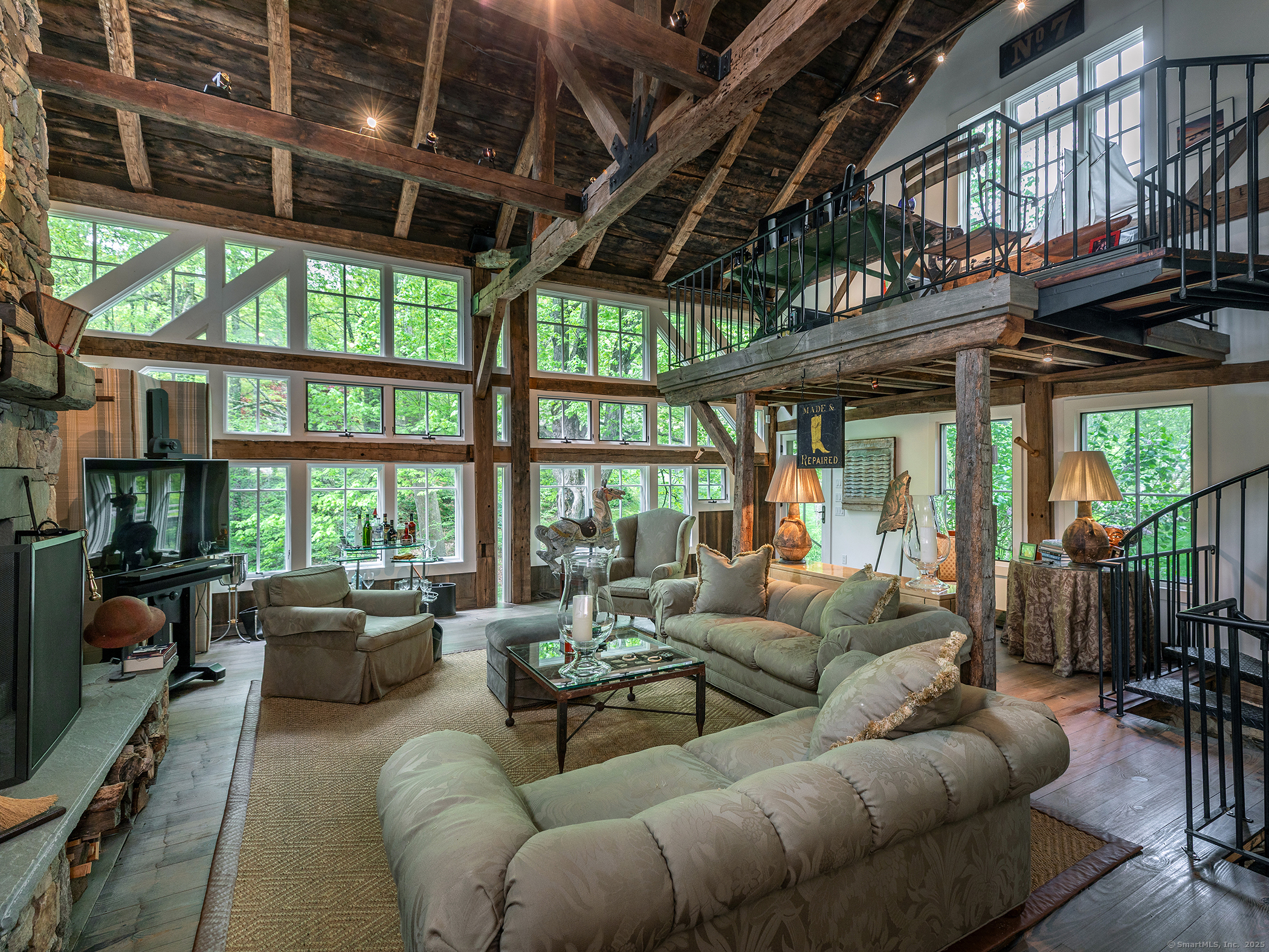39 Painter Hill, Woodbury, Connecticut 06798