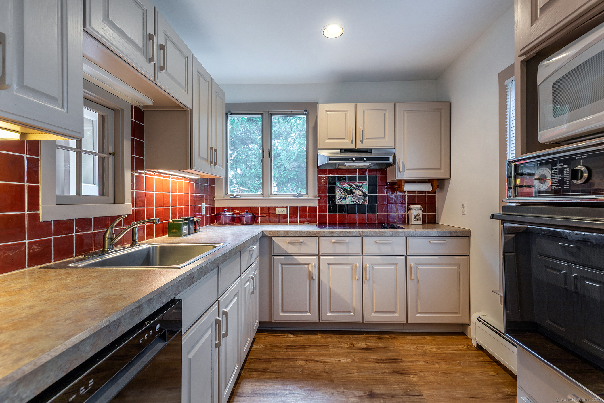 7 Orenaug, Woodbury, Connecticut 06798