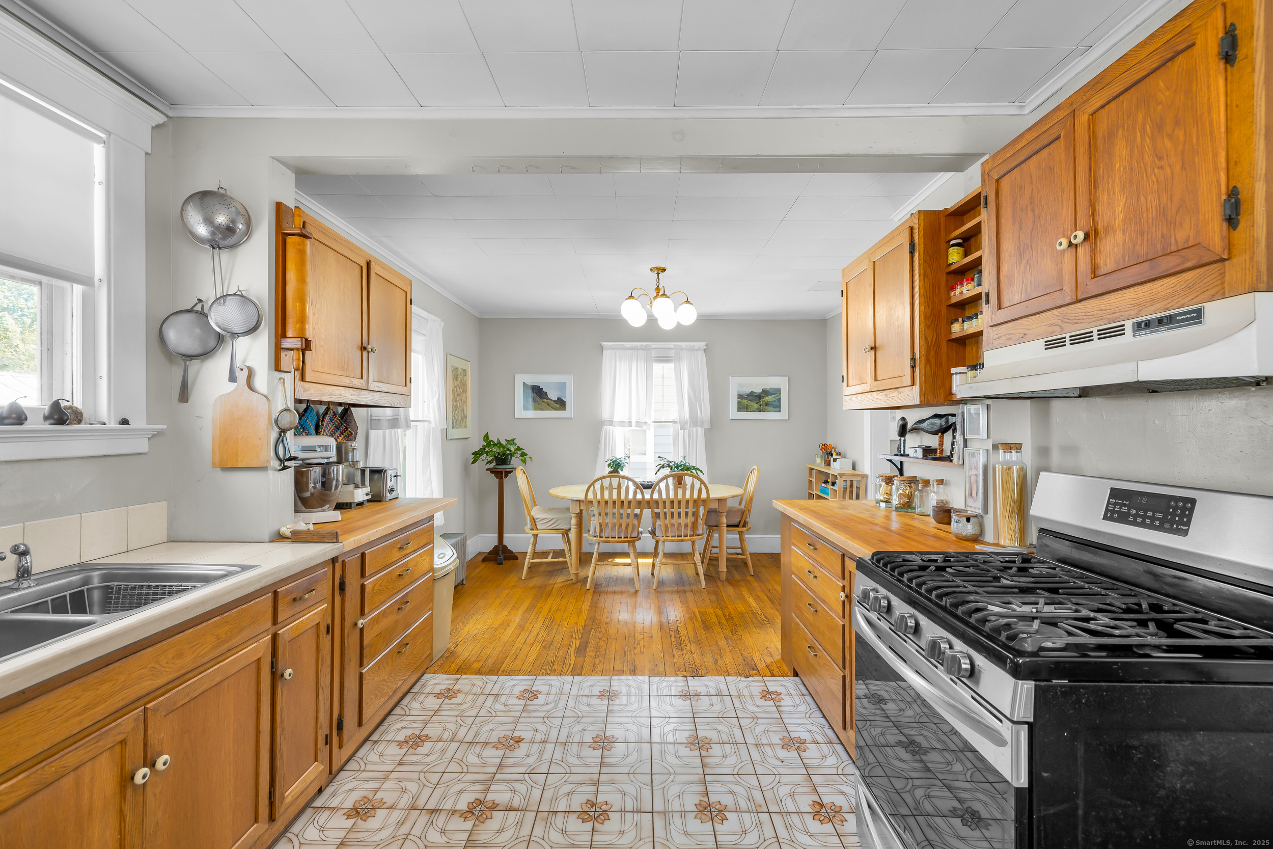 409 Third, West Haven, Connecticut 06516