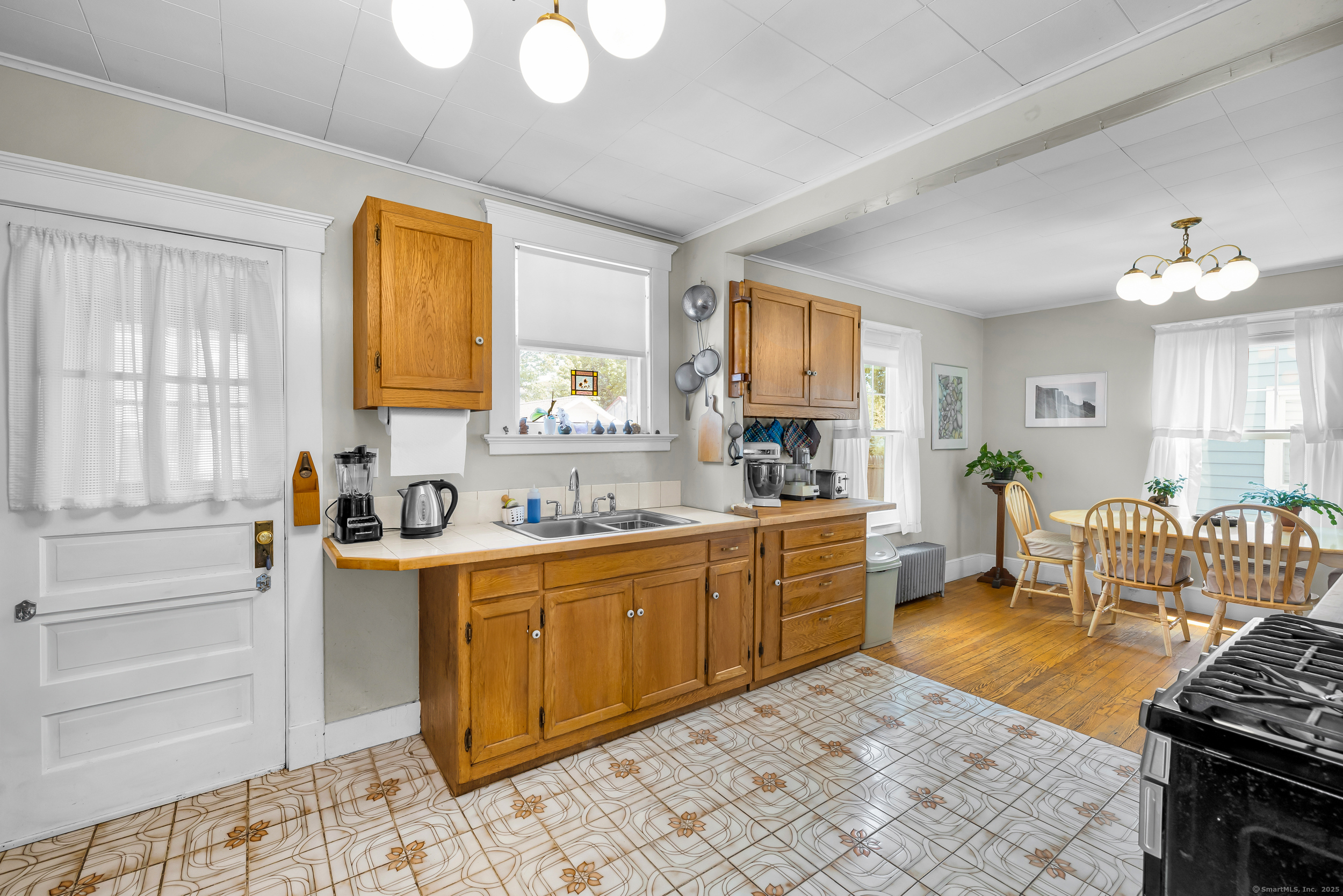 409 Third, West Haven, Connecticut 06516
