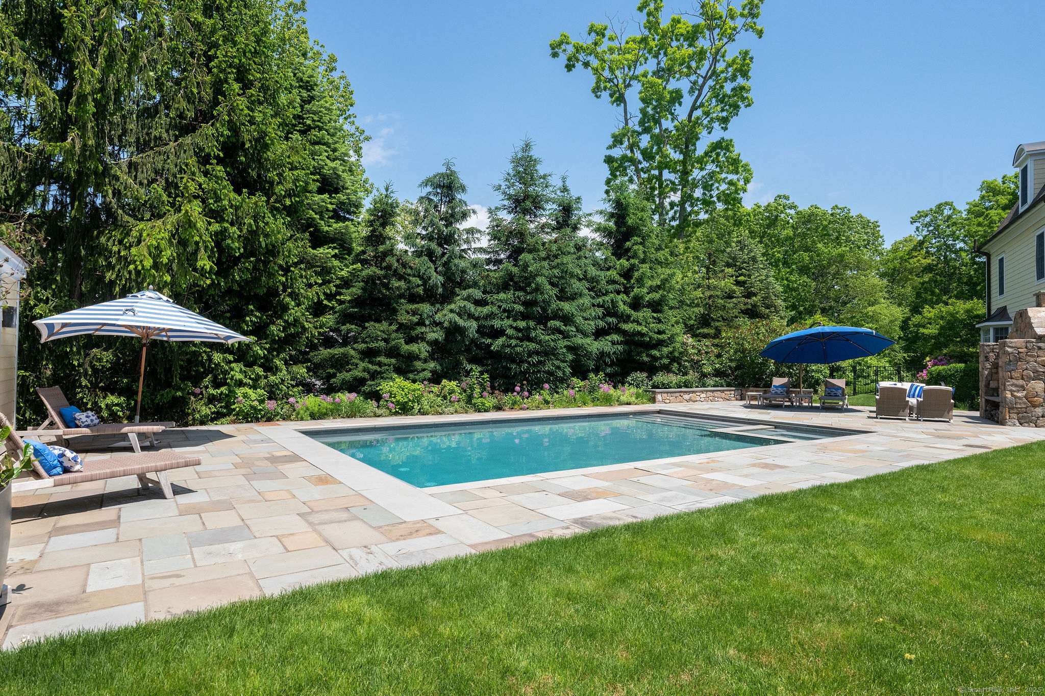 37 Lantern Hill, Madison, Connecticut 06443