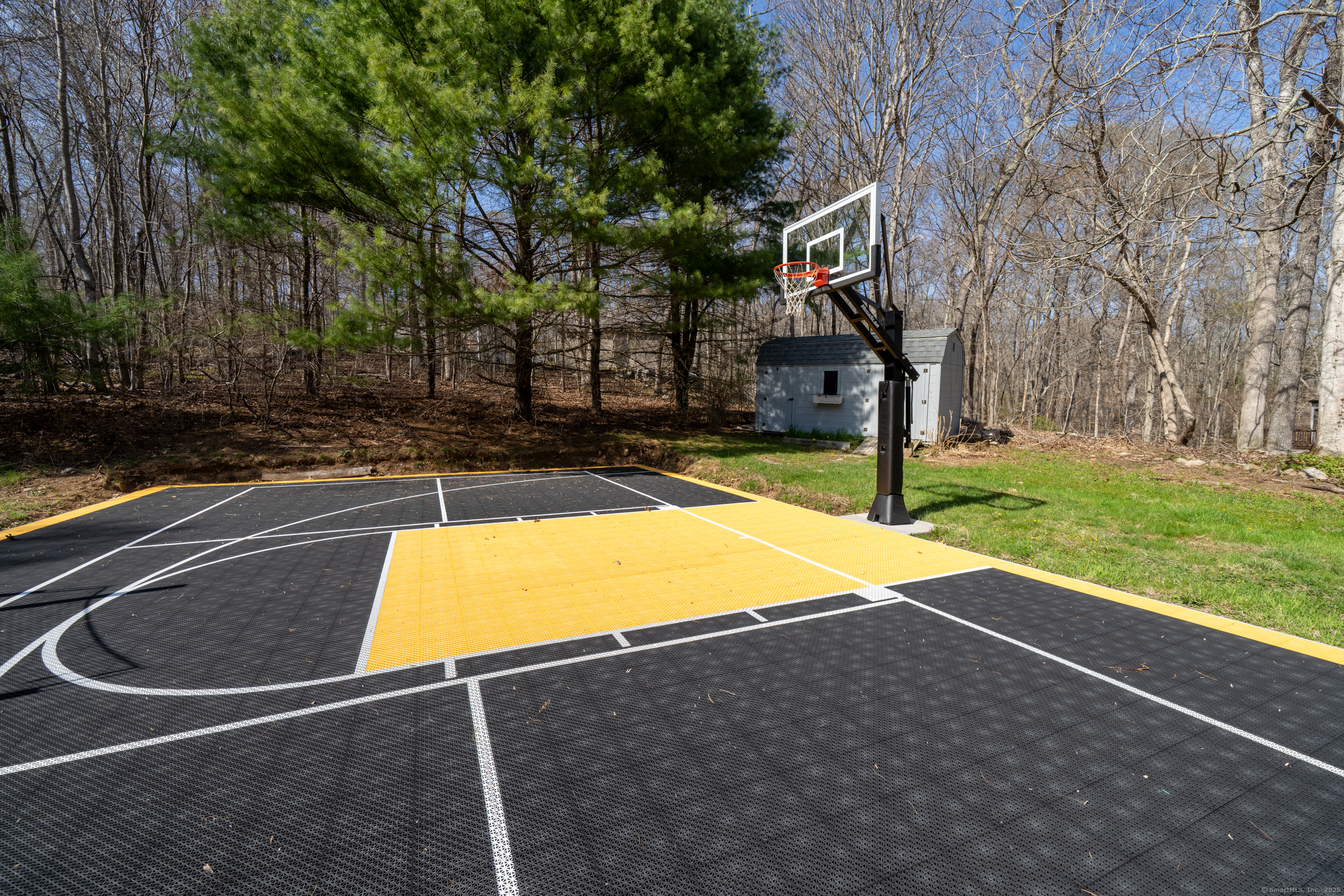 195 Summer Hill, Madison, Connecticut 06443