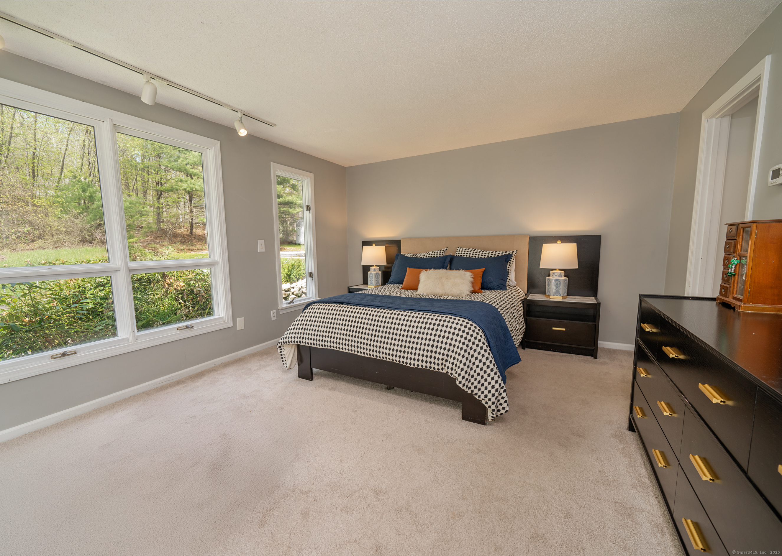 195 Summer Hill, Madison, Connecticut 06443