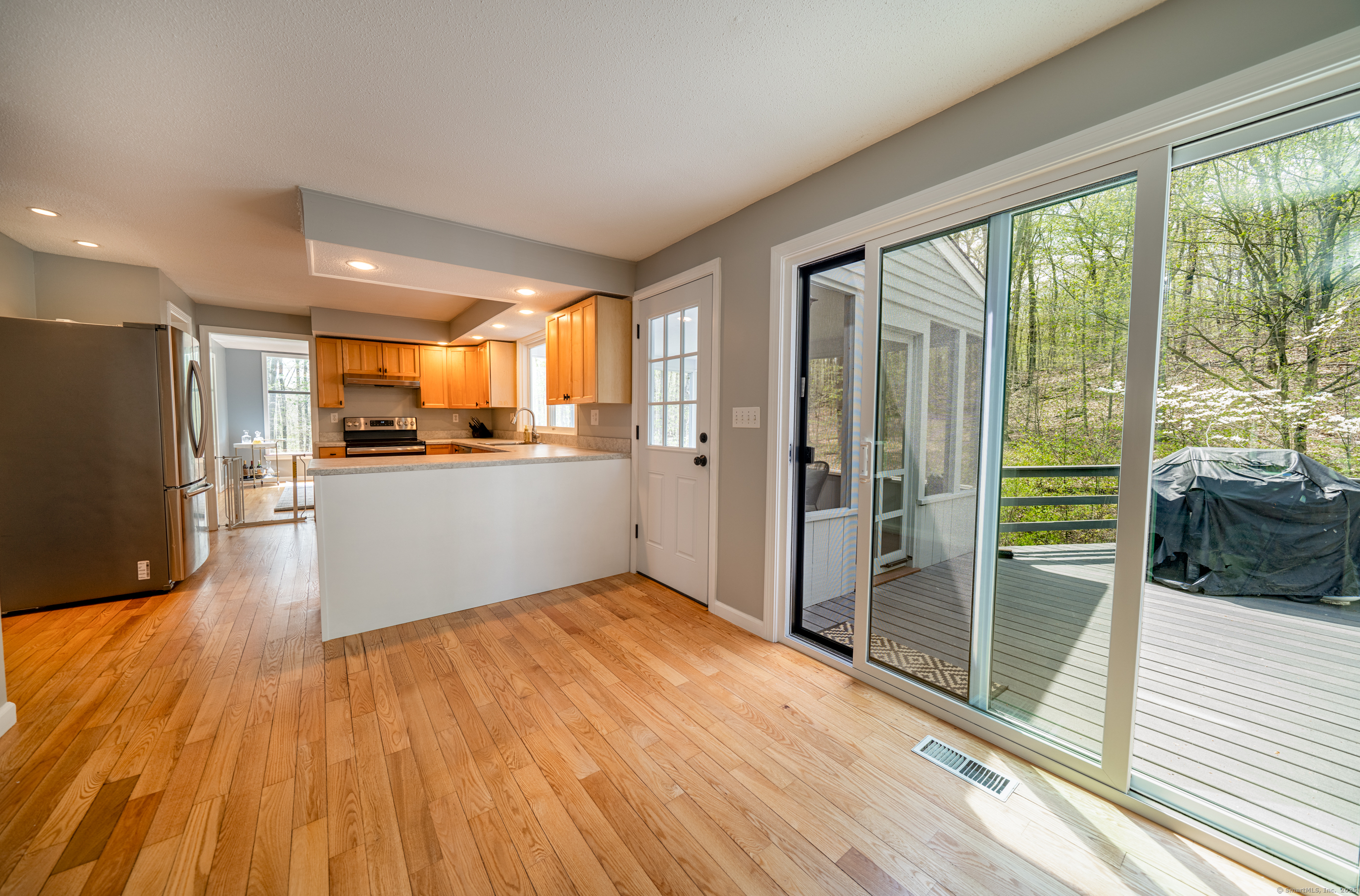 195 Summer Hill, Madison, Connecticut 06443