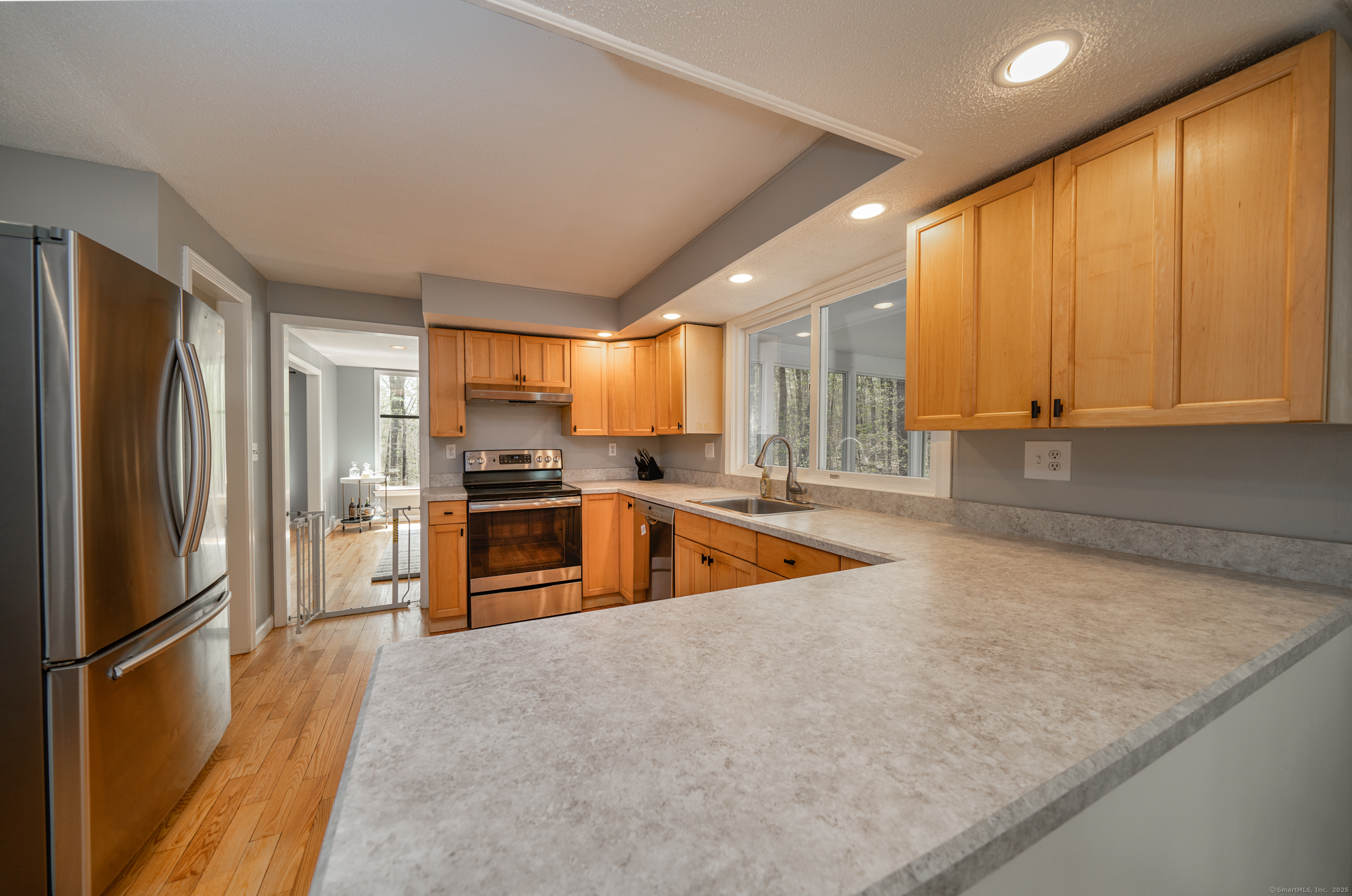 195 Summer Hill, Madison, Connecticut 06443
