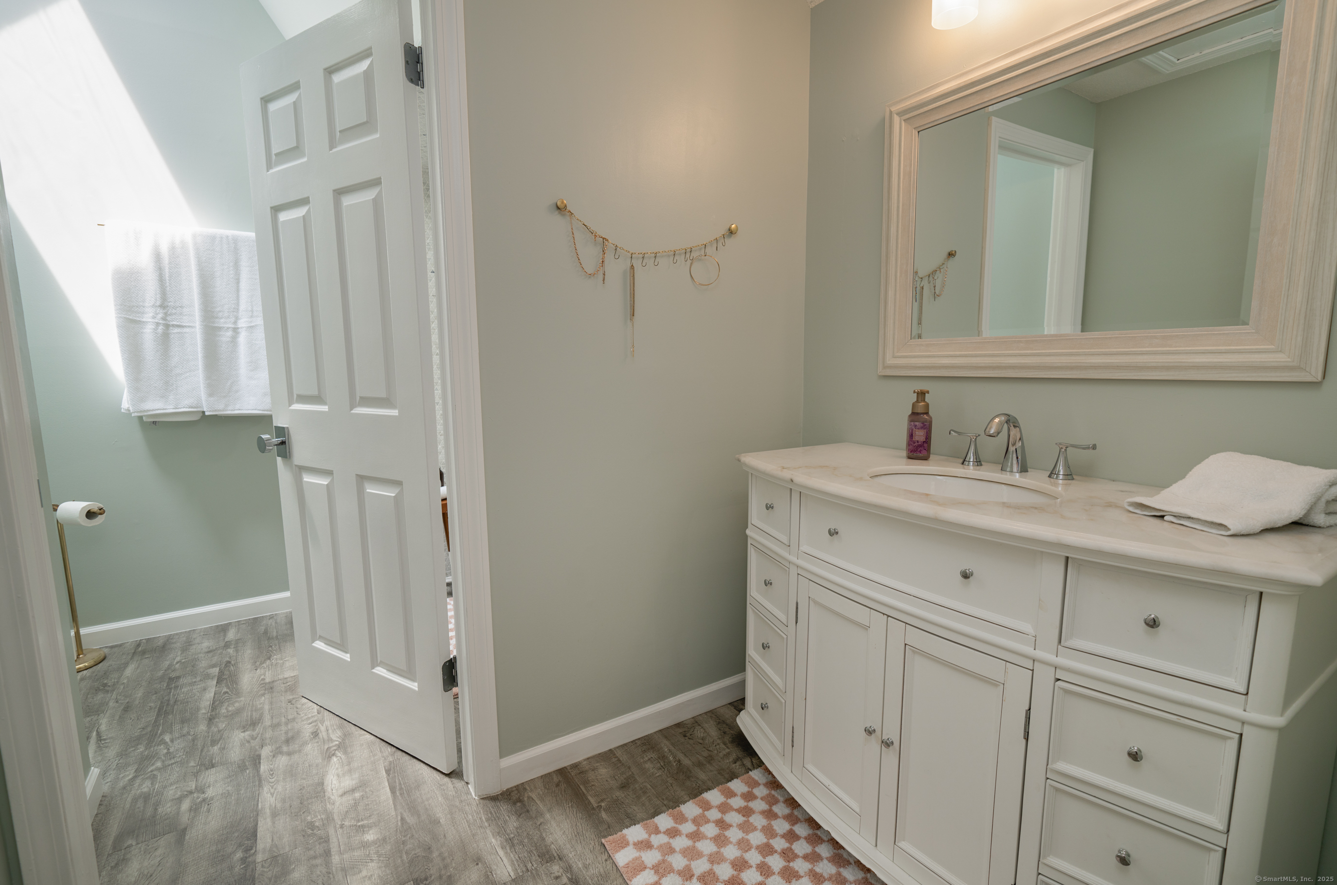 195 Summer Hill, Madison, Connecticut 06443