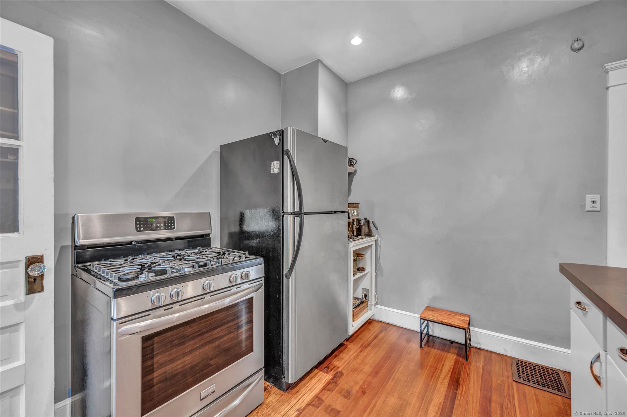 19 Orpington, Hamden, Connecticut 06517