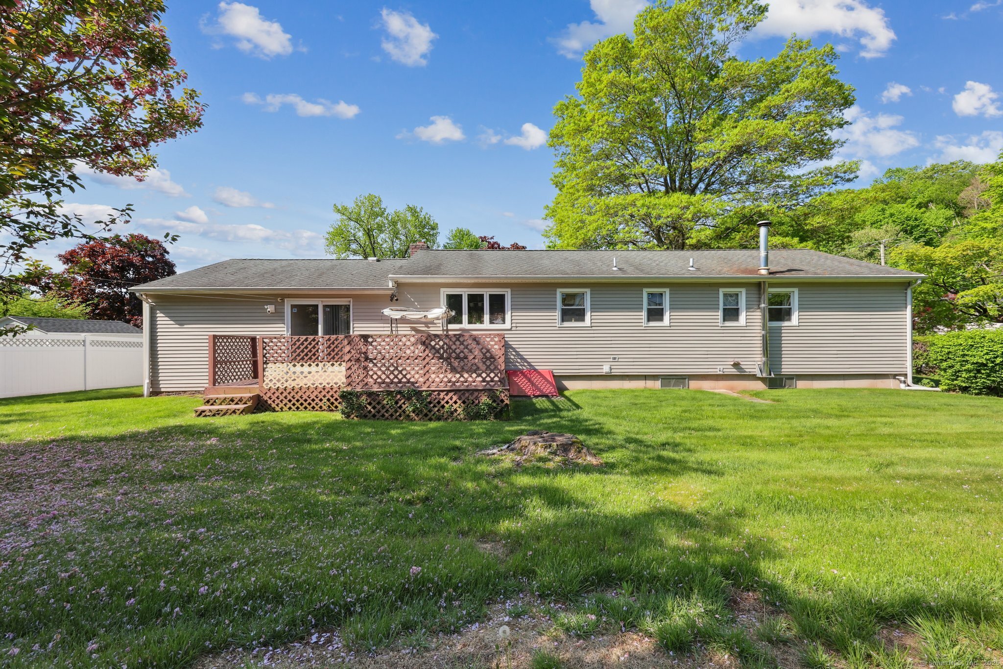 11 Jamestown, Hamden, Connecticut 06518