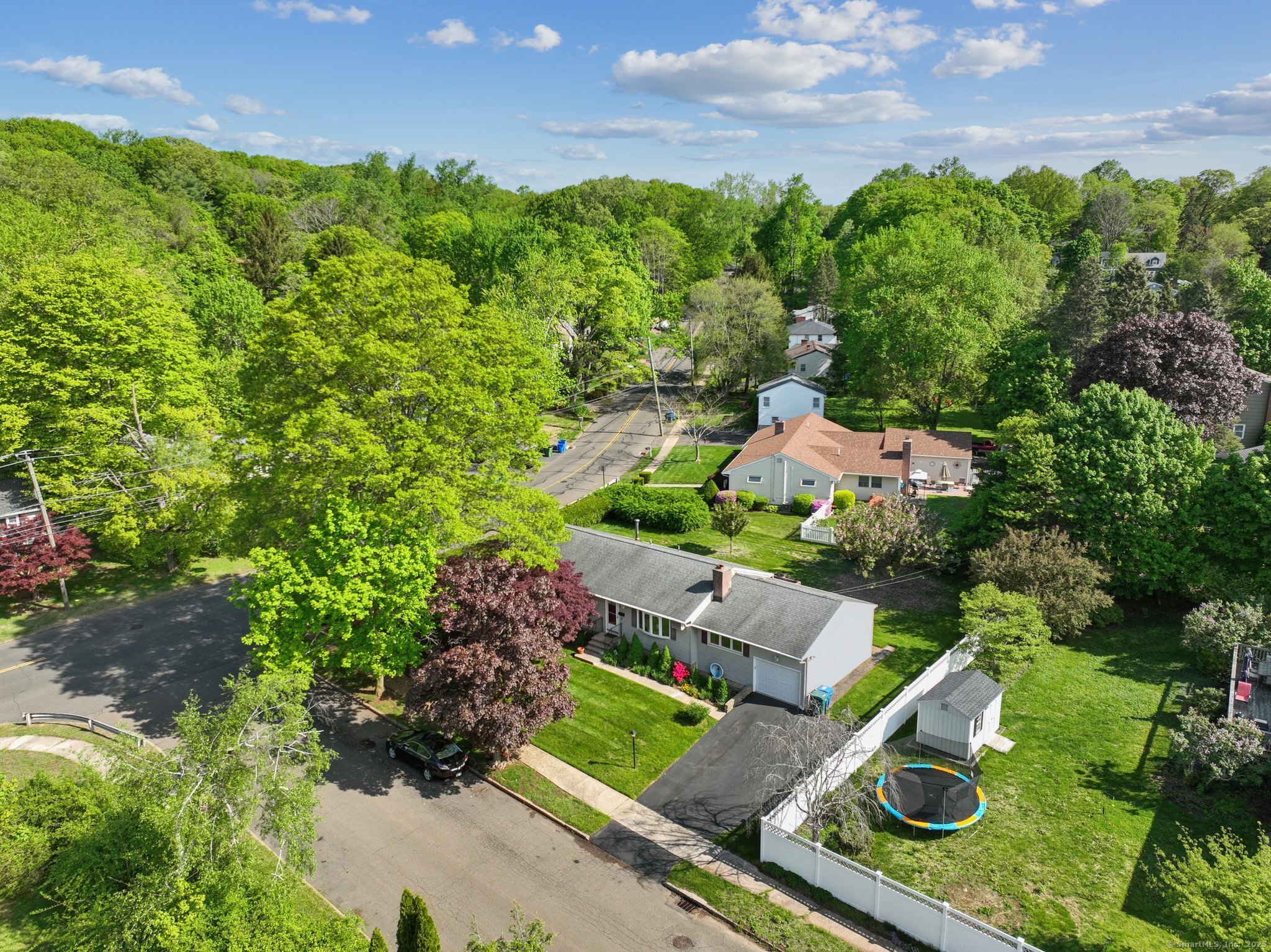 11 Jamestown, Hamden, Connecticut 06518