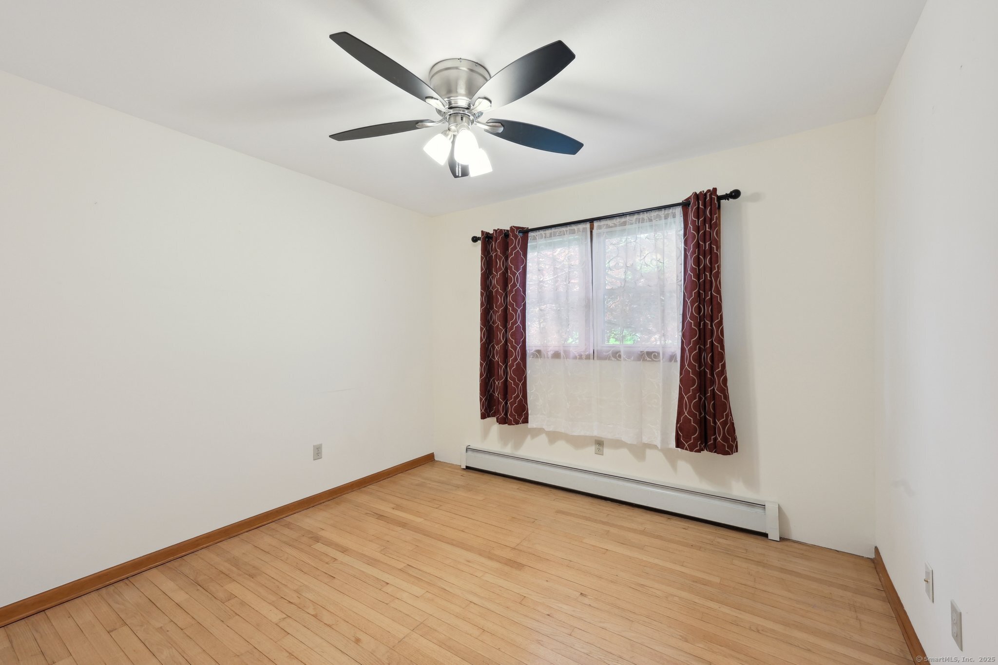 11 Jamestown, Hamden, Connecticut 06518