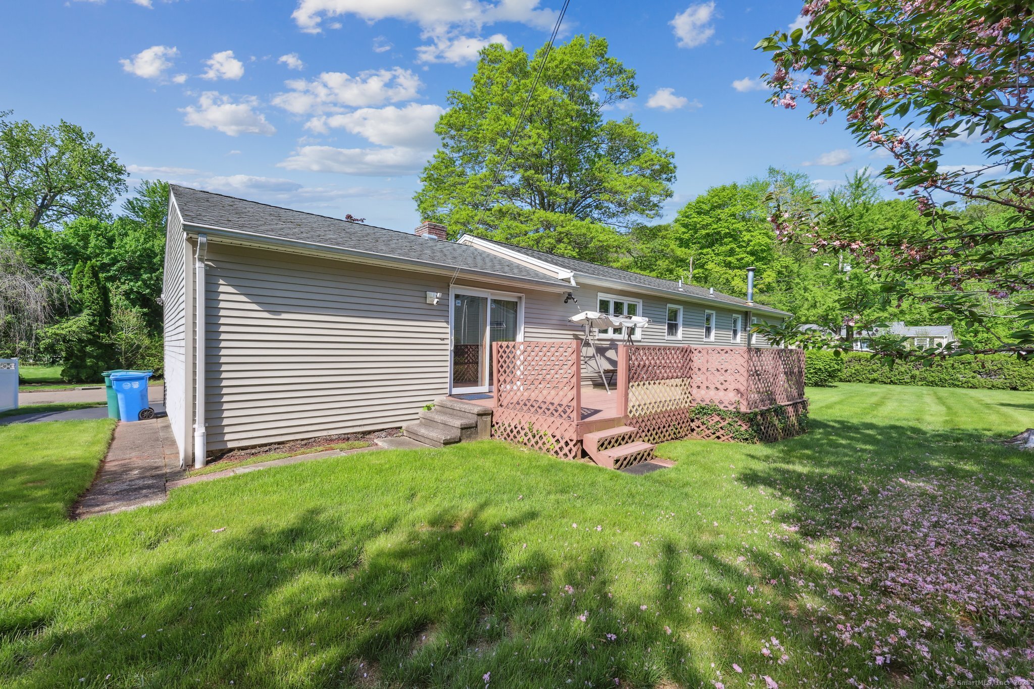 11 Jamestown, Hamden, Connecticut 06518
