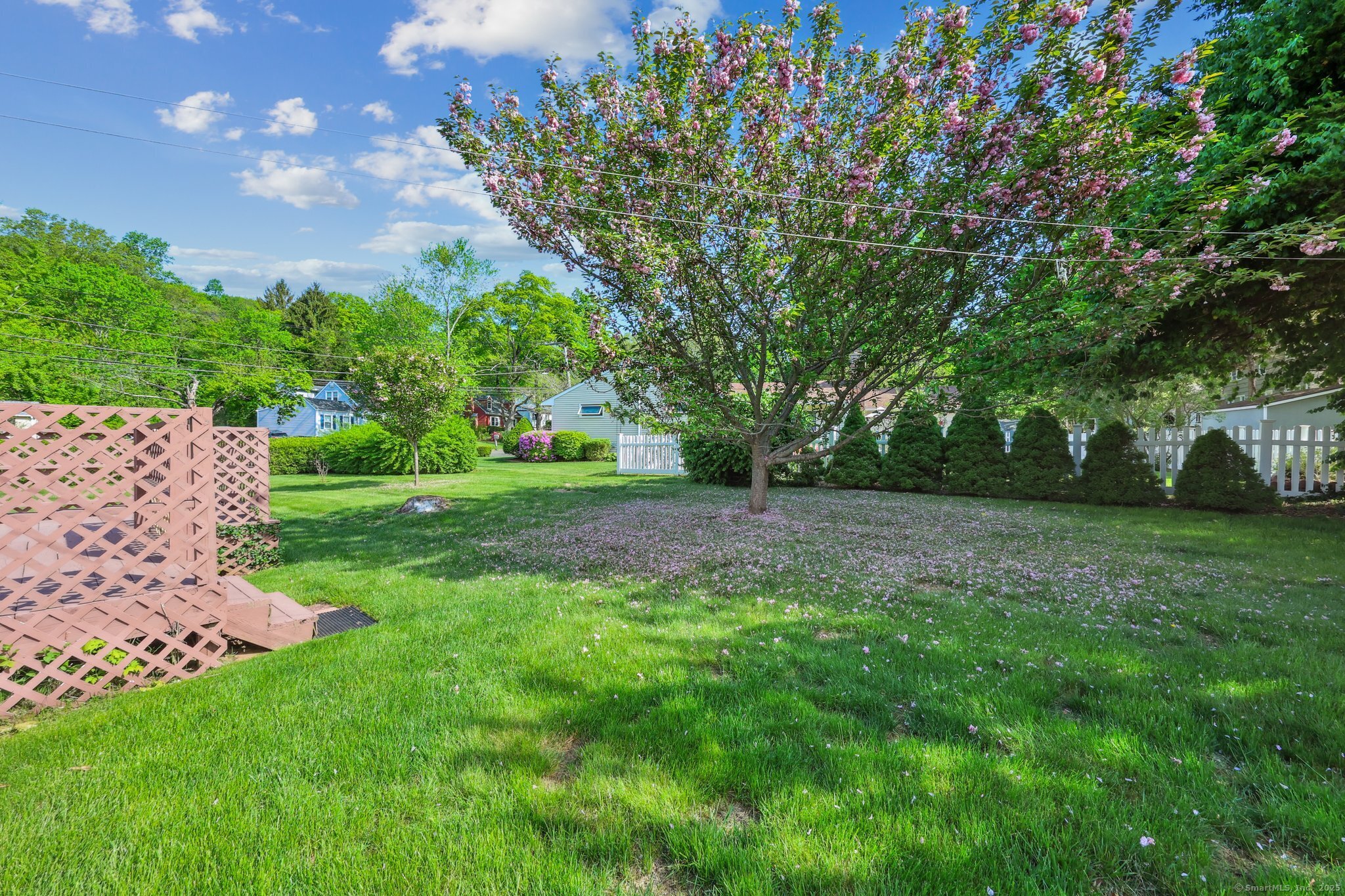11 Jamestown, Hamden, Connecticut 06518