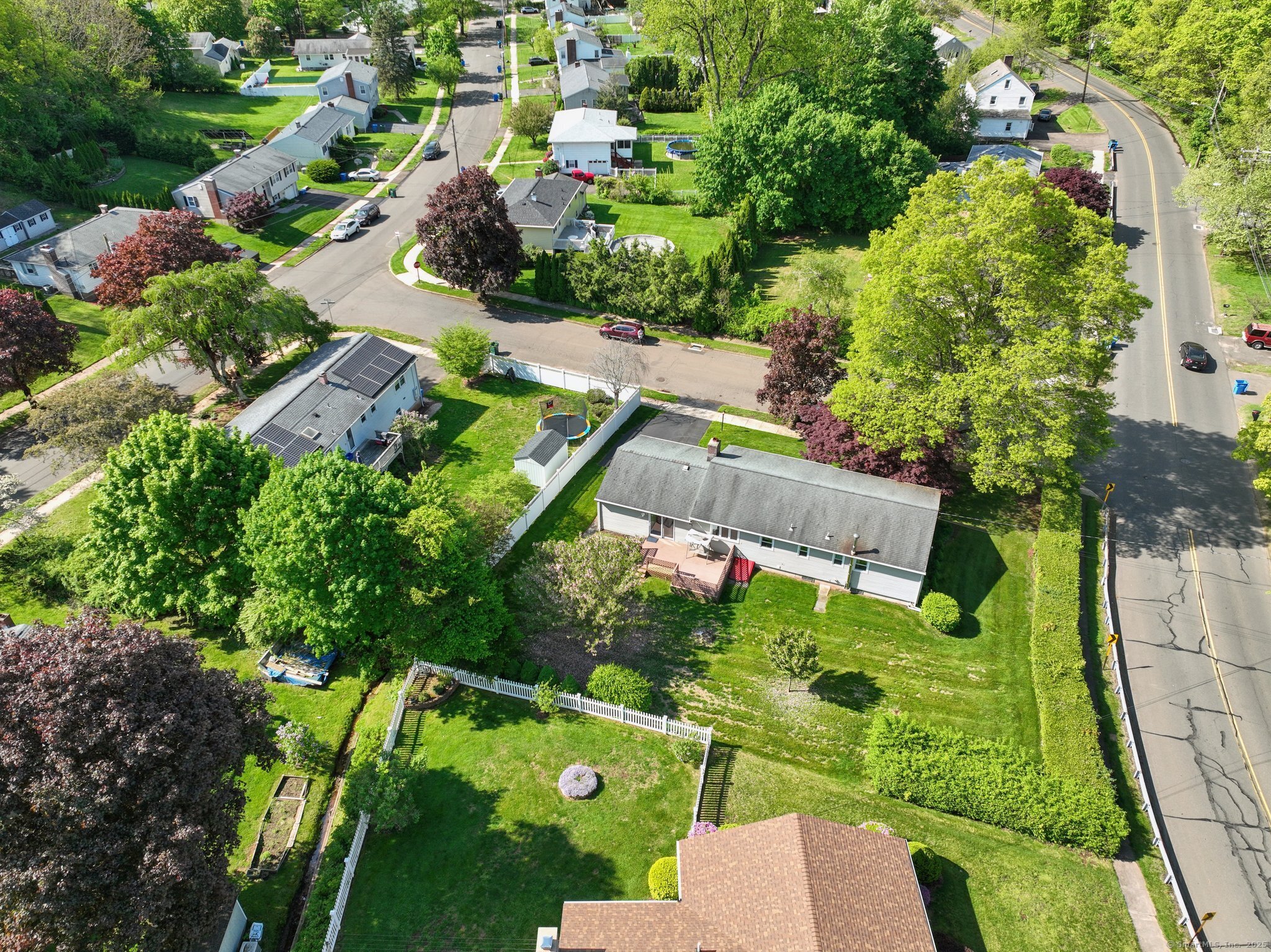 11 Jamestown, Hamden, Connecticut 06518