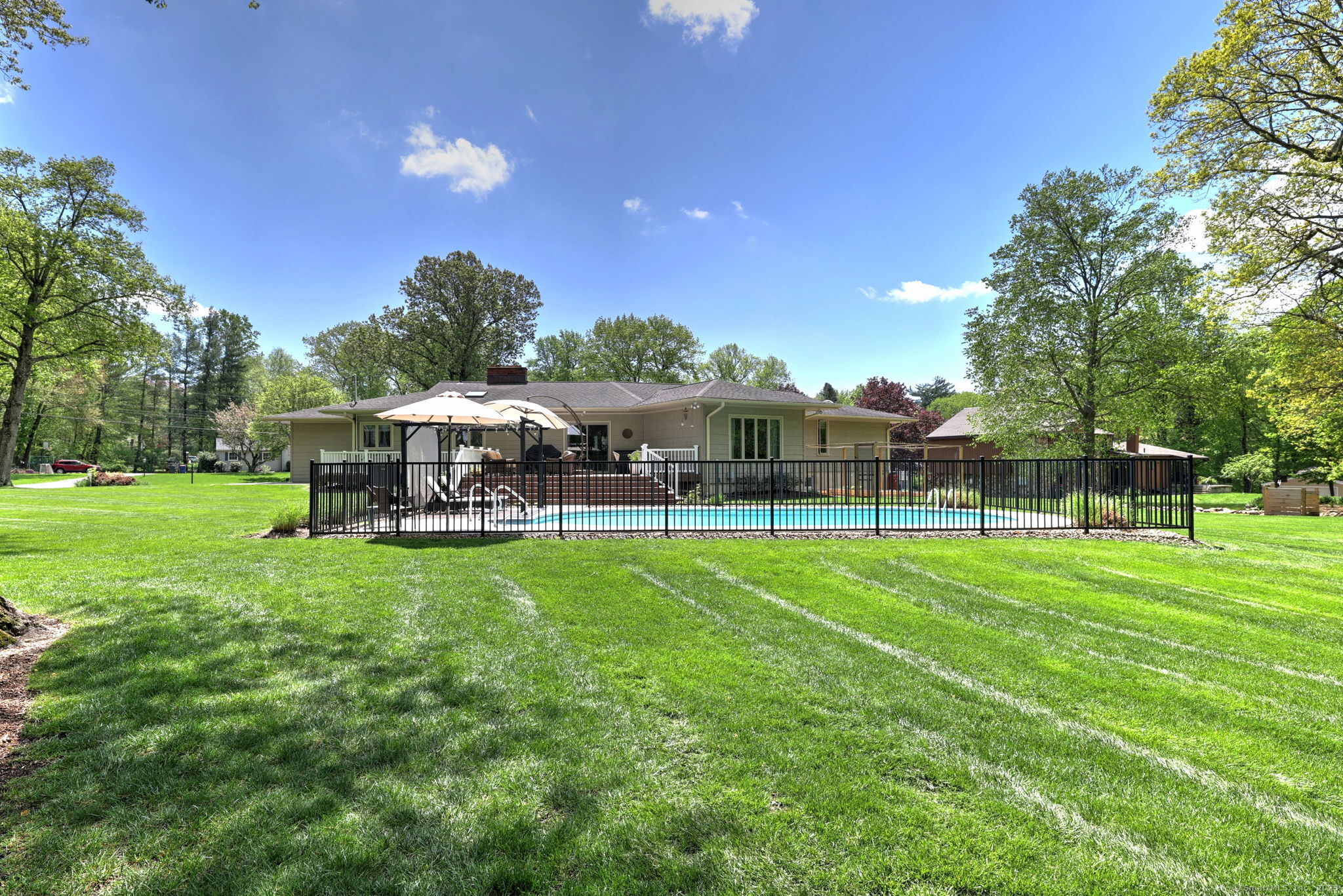 52 Deepdene, Trumbull, Connecticut 06611