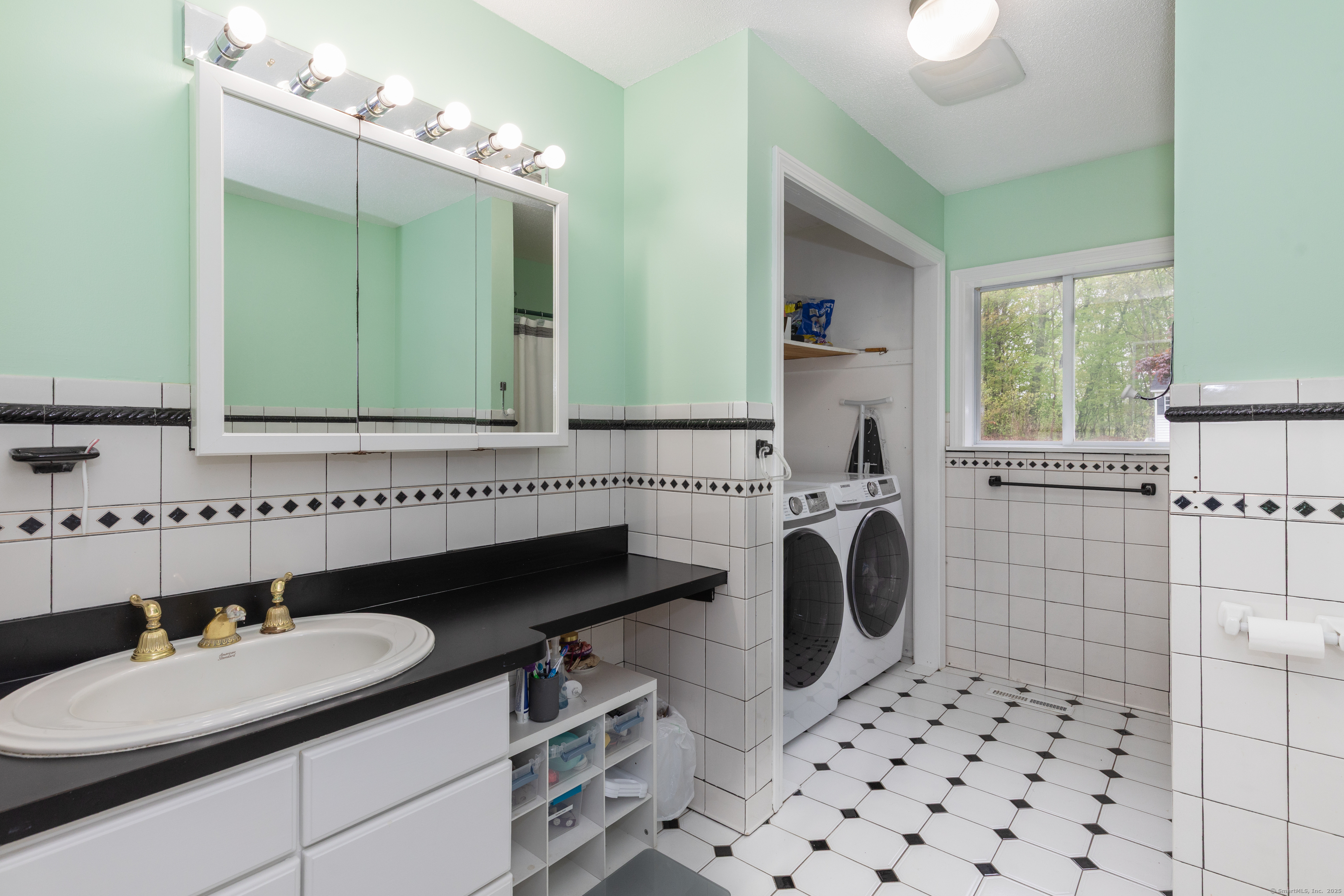 37 Crofut, Naugatuck, Connecticut 06770