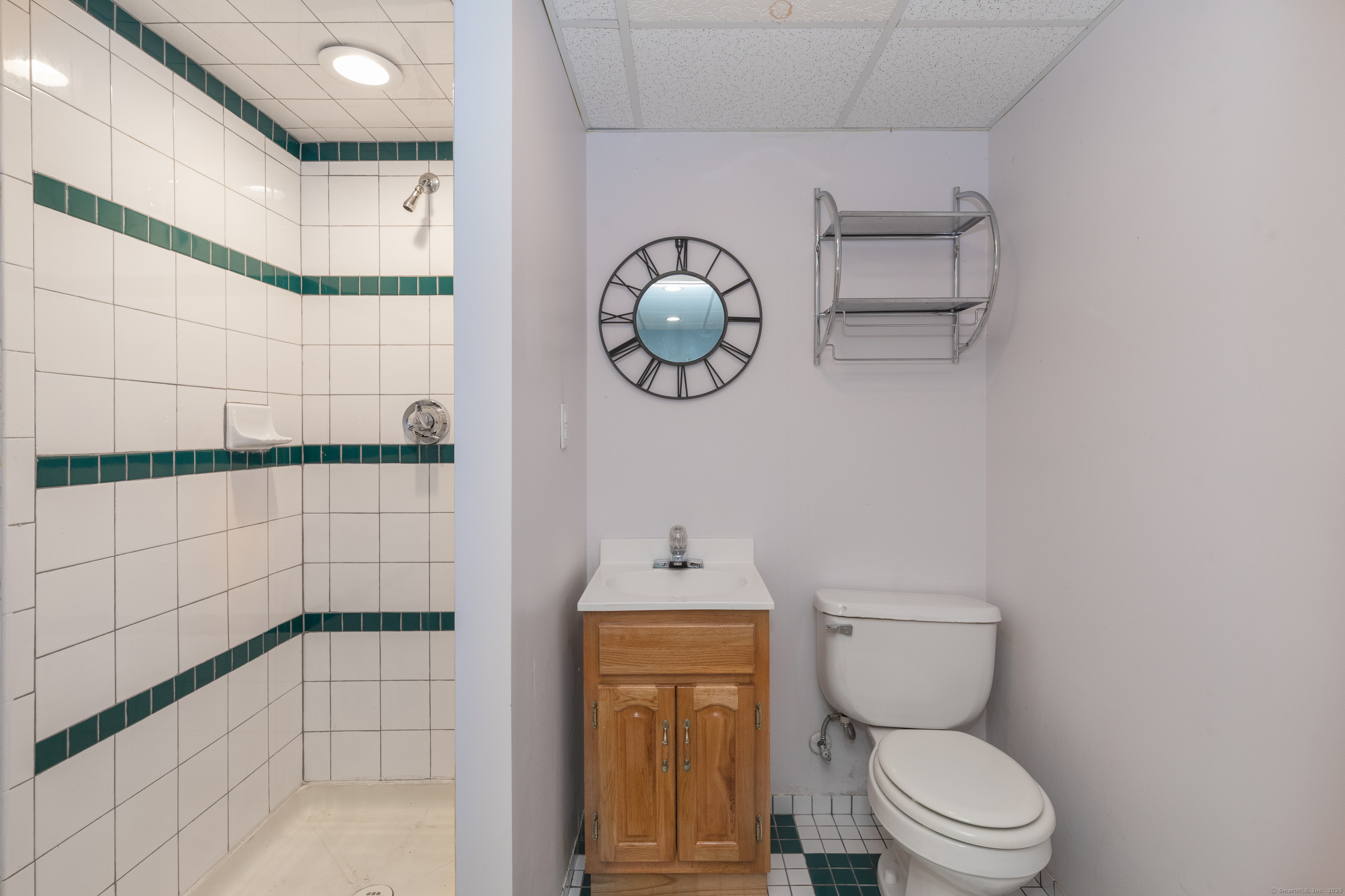 37 Crofut, Naugatuck, Connecticut 06770