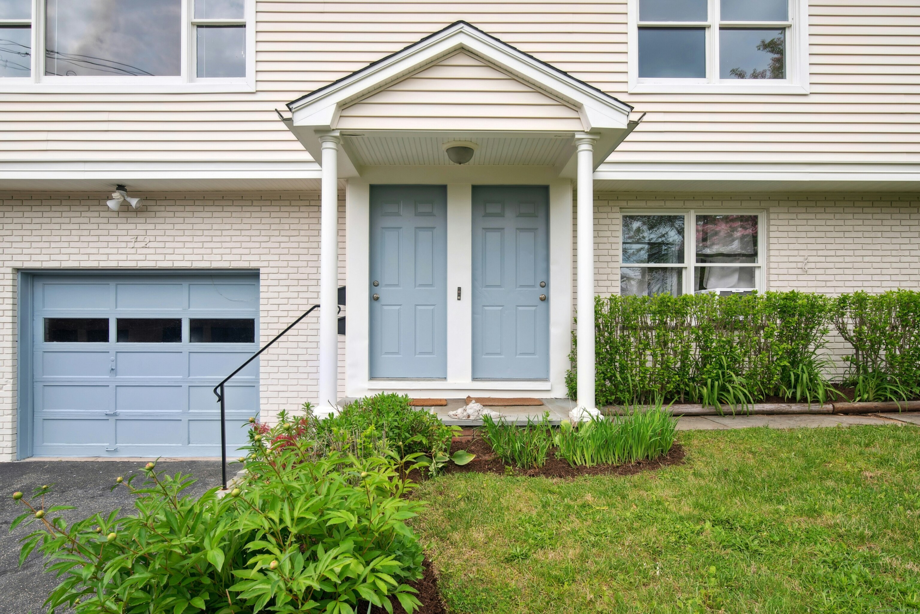 72 Locust, New Canaan, Connecticut 06840
