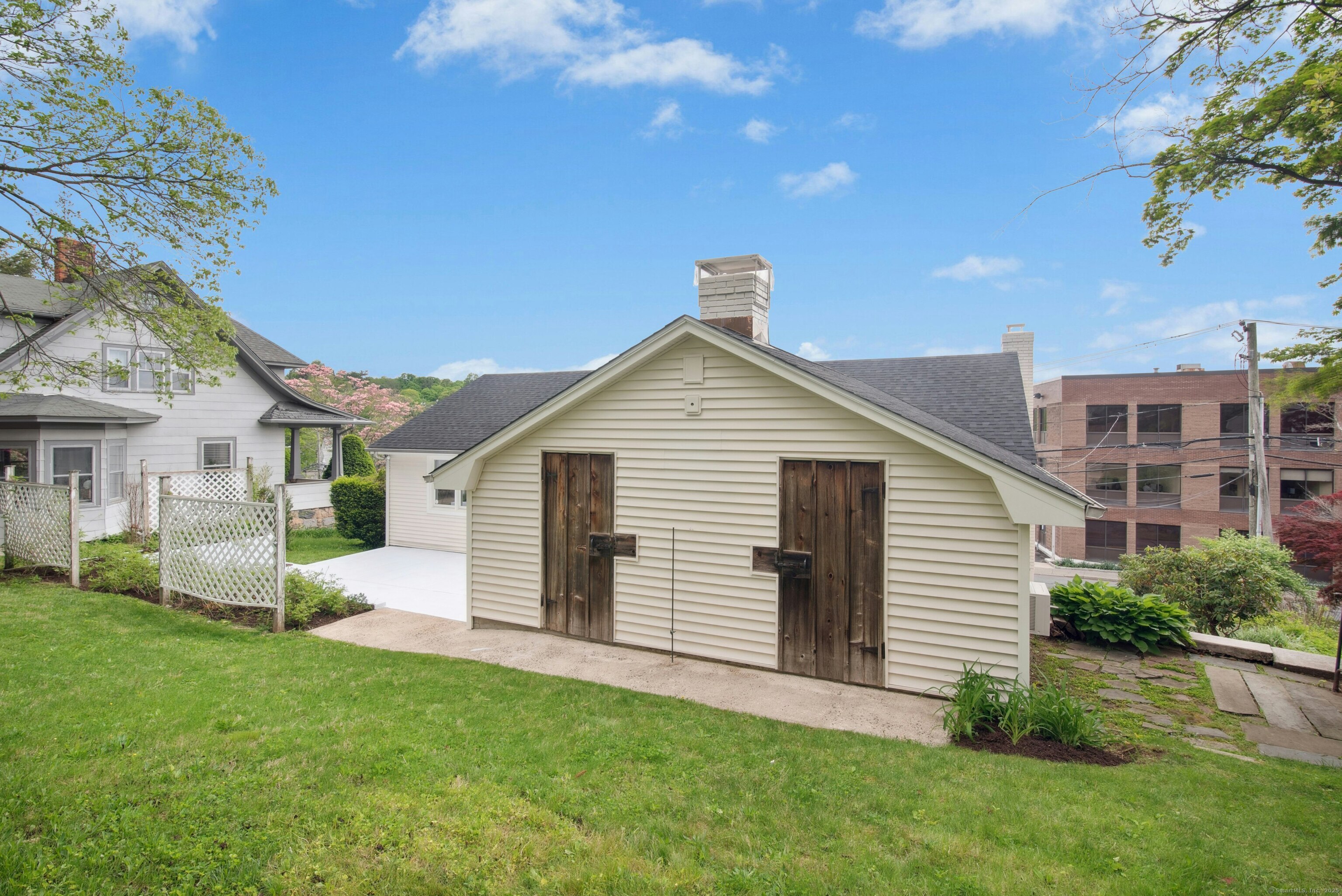 72 Locust, New Canaan, Connecticut 06840