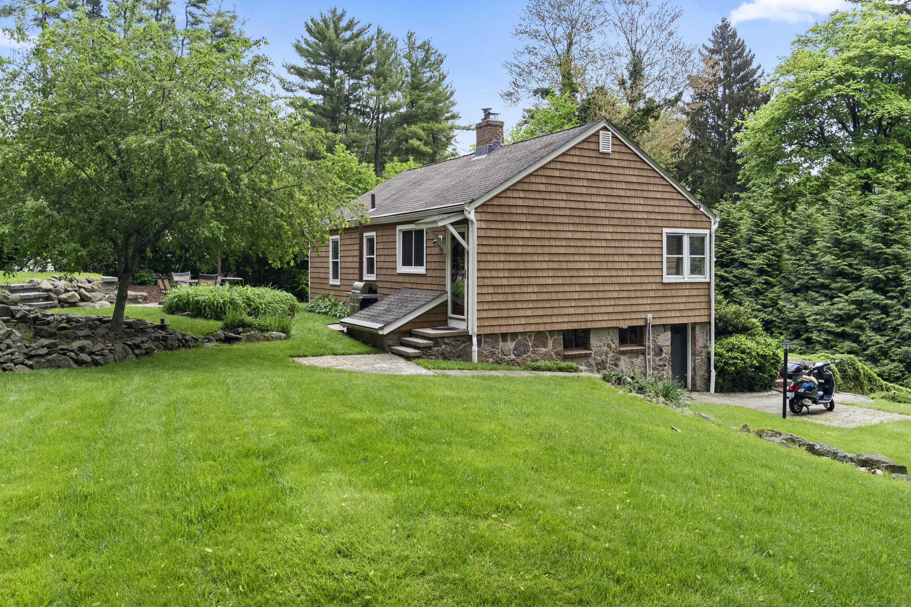196 Harrison, Cheshire, Connecticut 06410