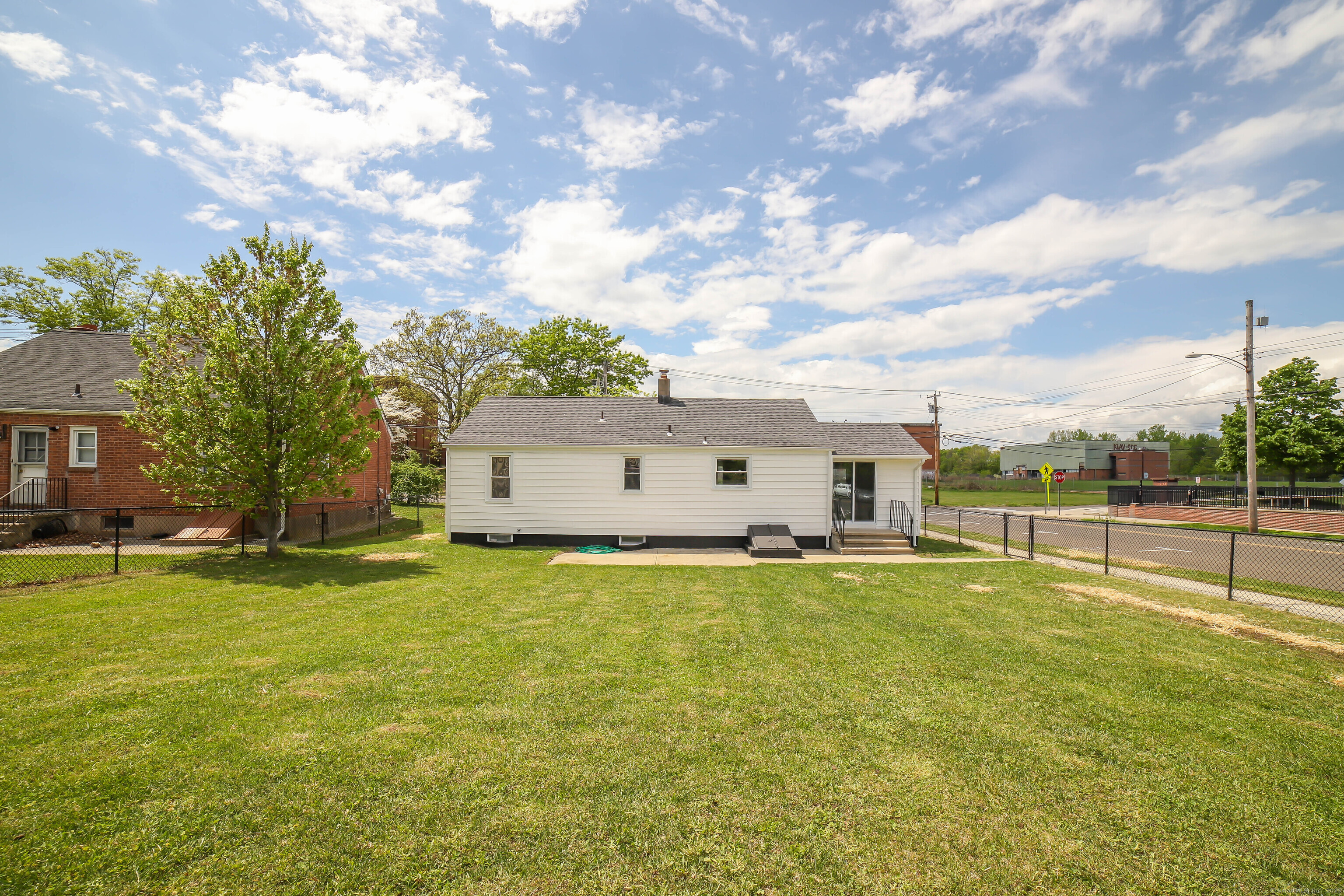 523 Newhall, Hamden, Connecticut 06517