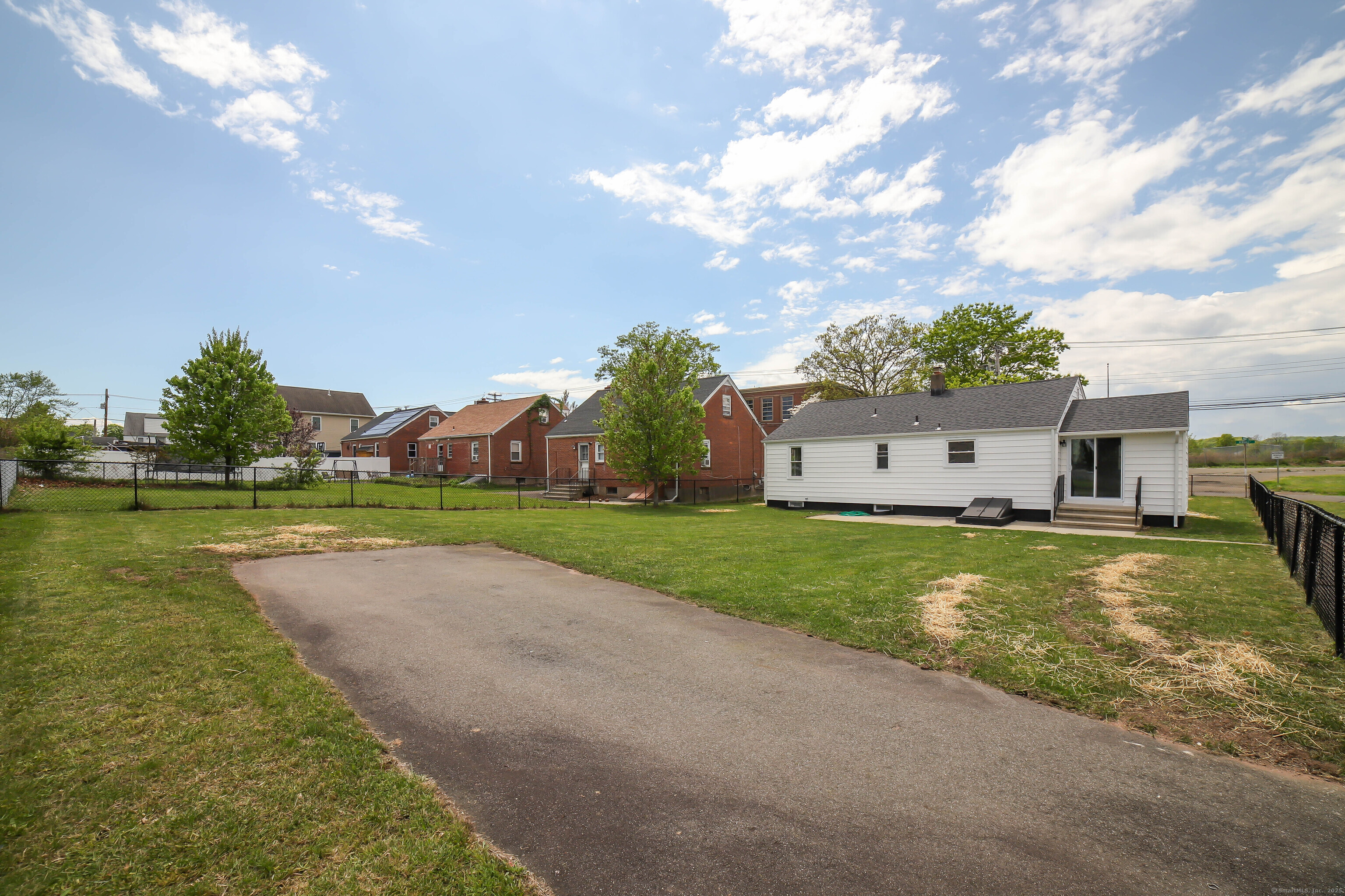523 Newhall, Hamden, Connecticut 06517
