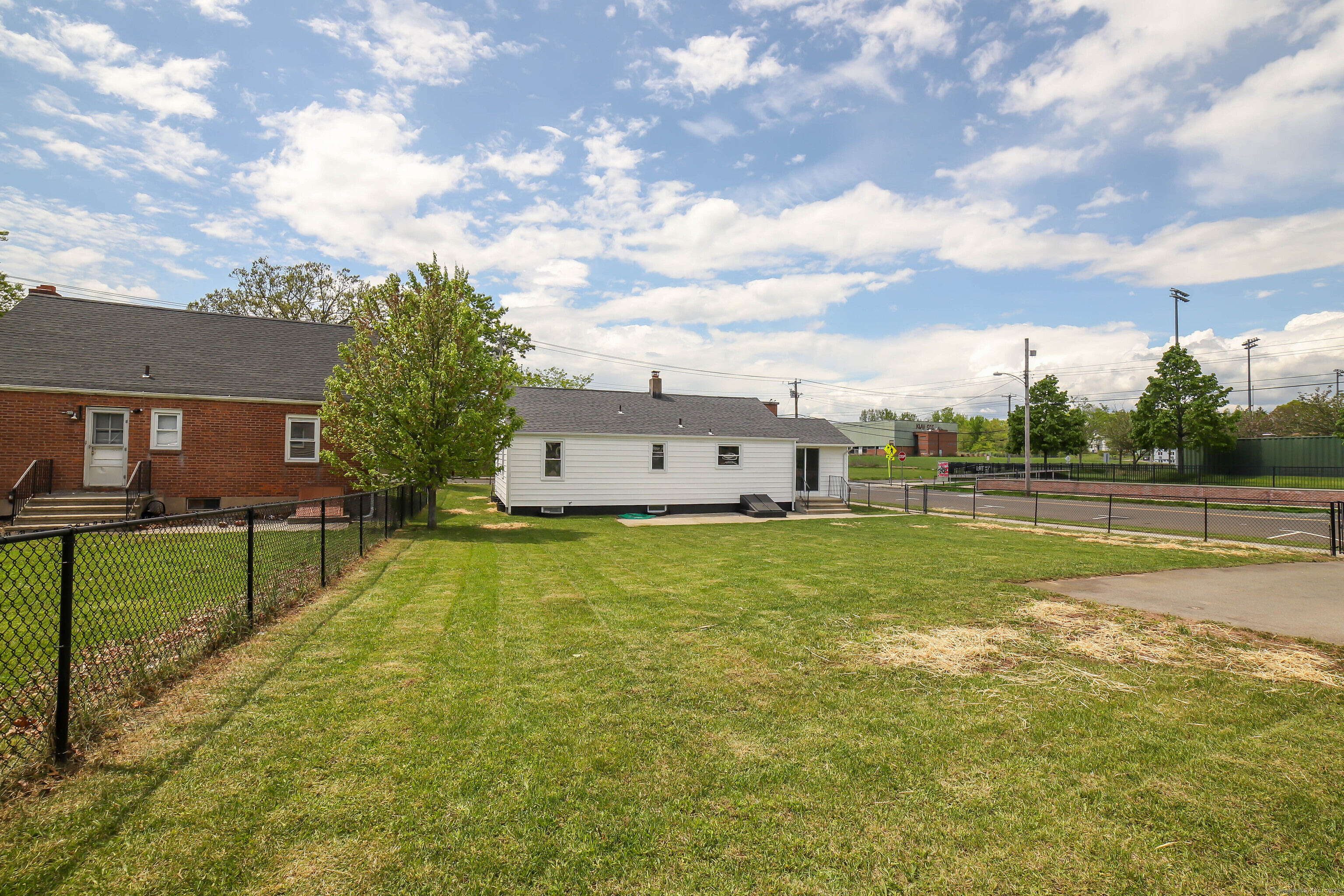 523 Newhall, Hamden, Connecticut 06517