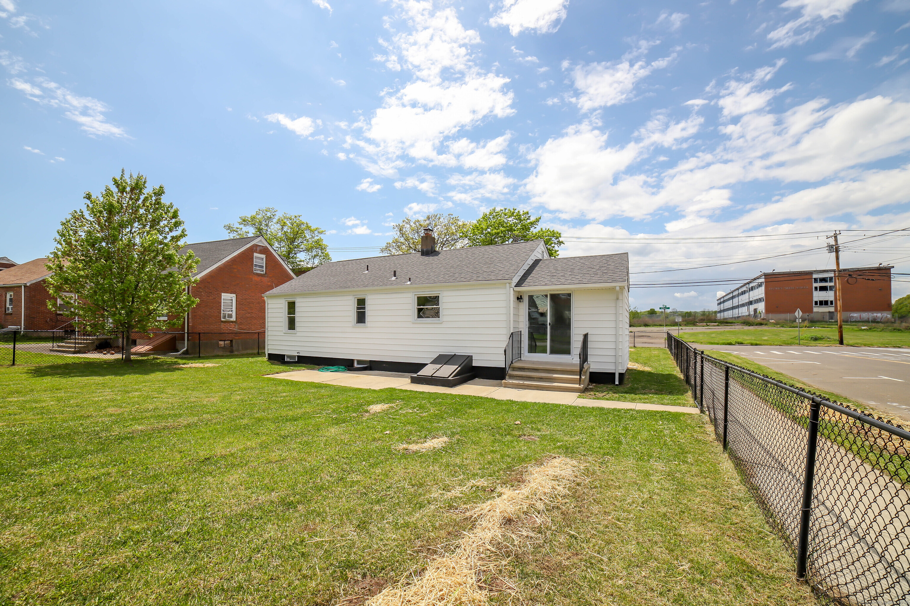 523 Newhall, Hamden, Connecticut 06517