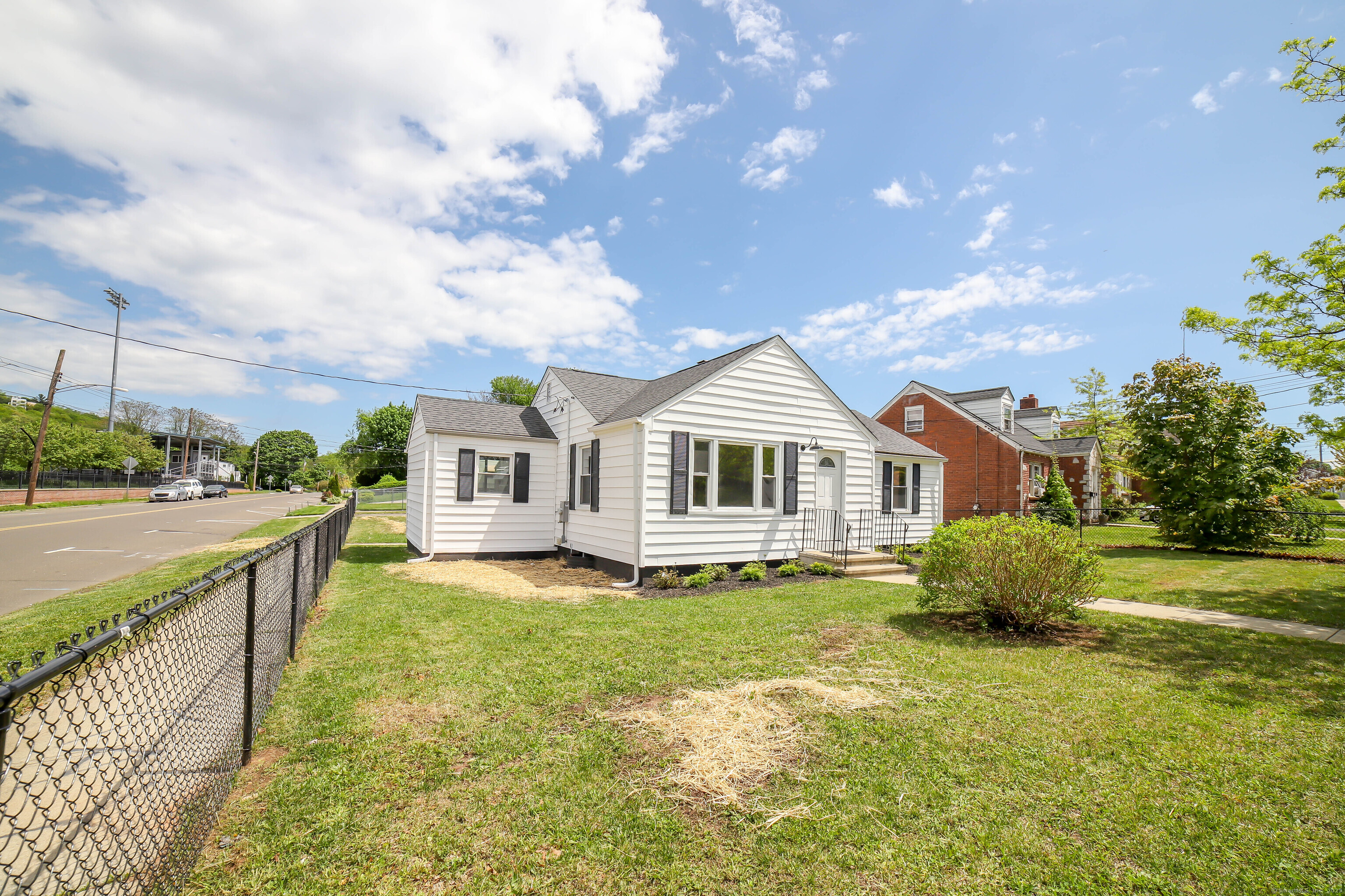 523 Newhall, Hamden, Connecticut 06517