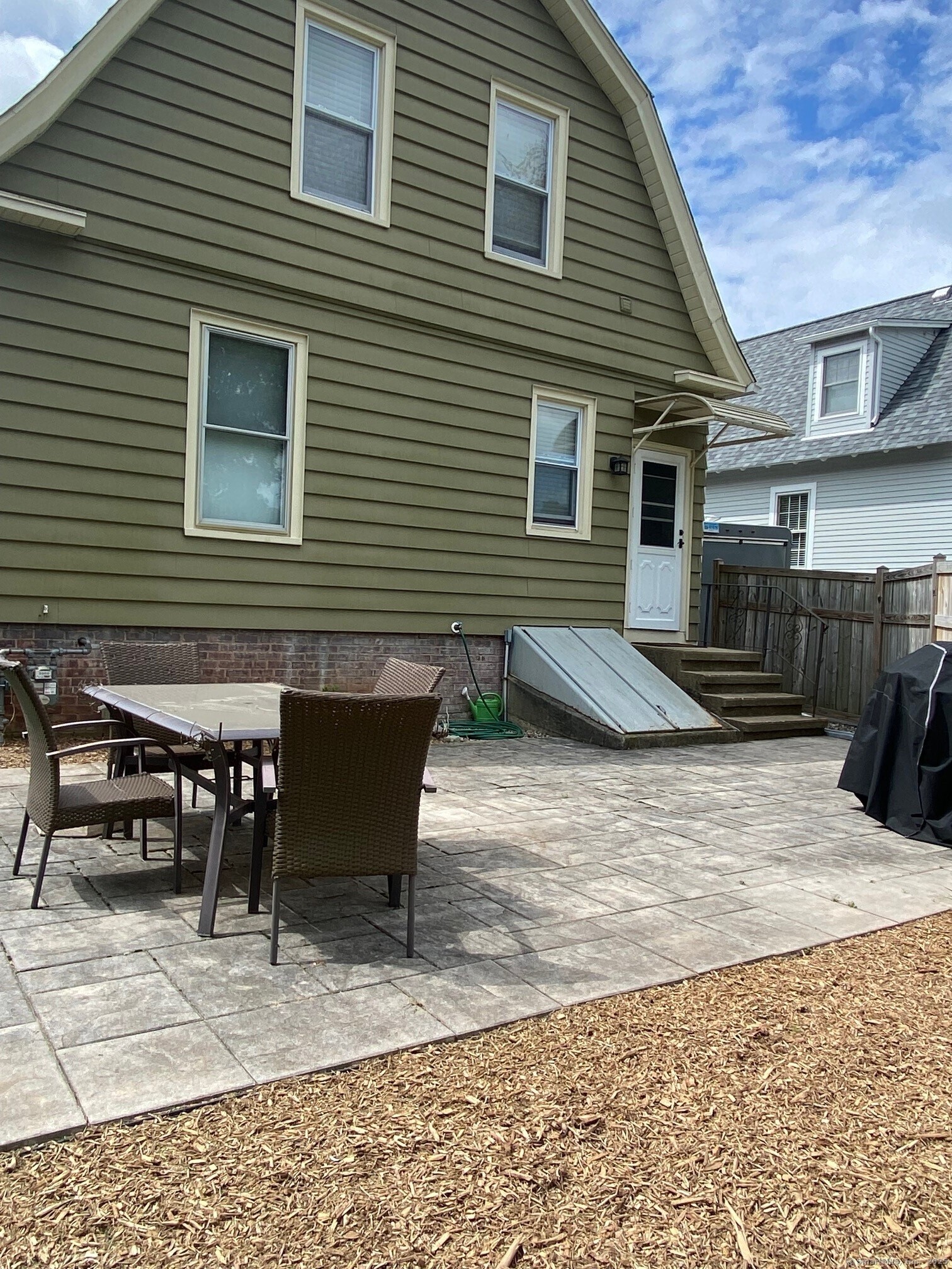 2868 Dixwell, Hamden, Connecticut 06518