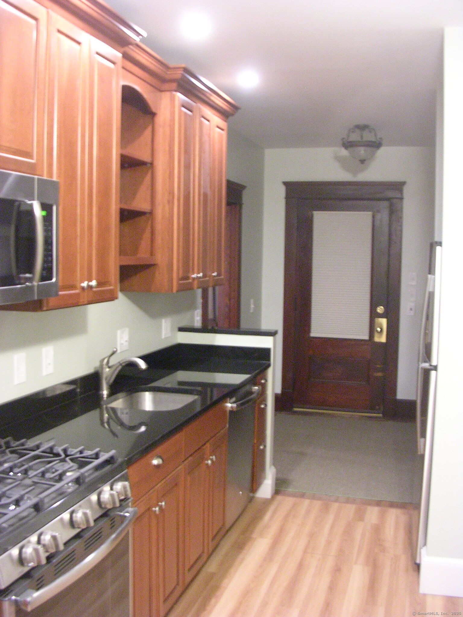 2868 Dixwell, Hamden, Connecticut 06518