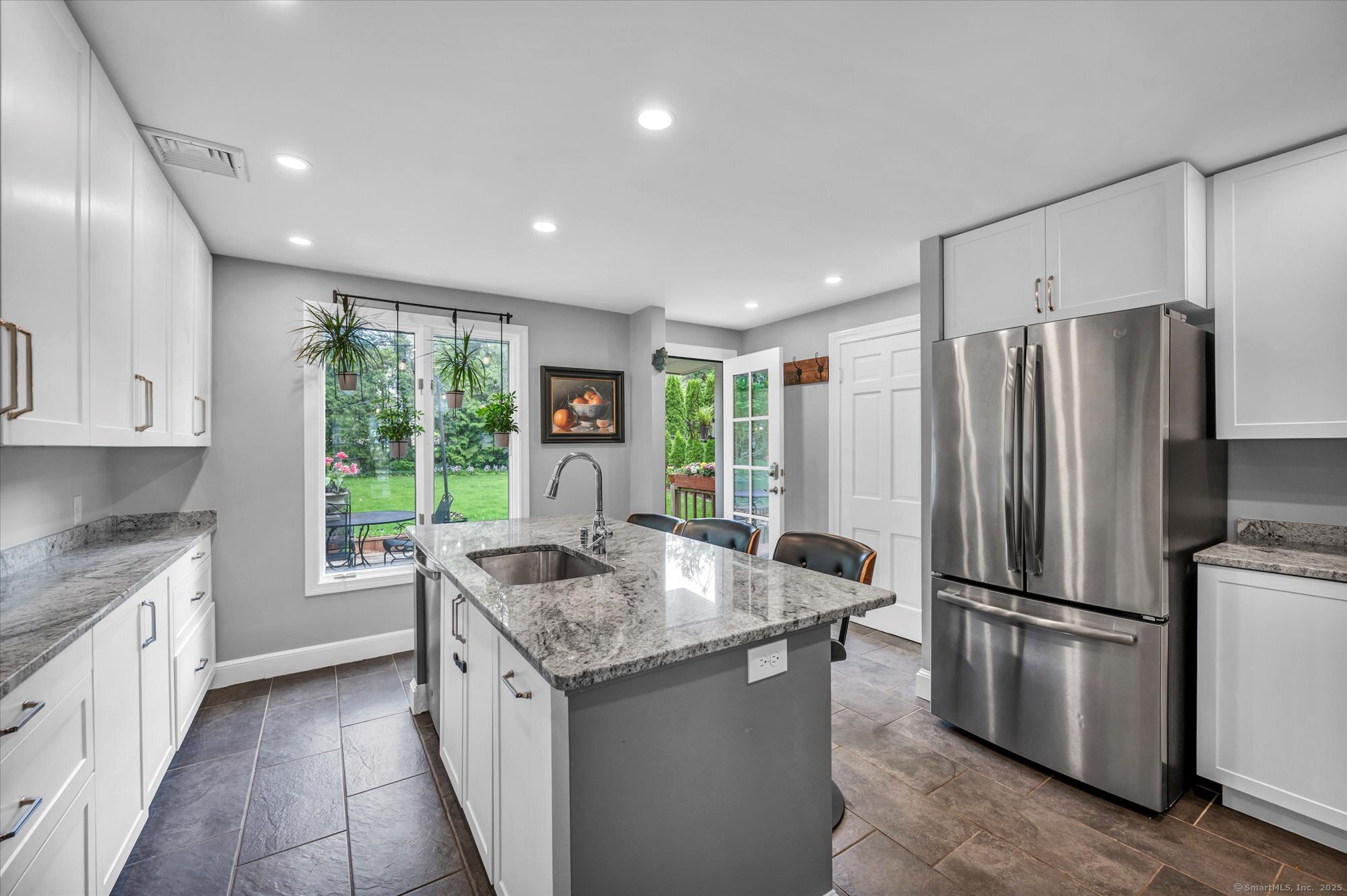 10 Meadowbrook, Hamden, Connecticut 06517
