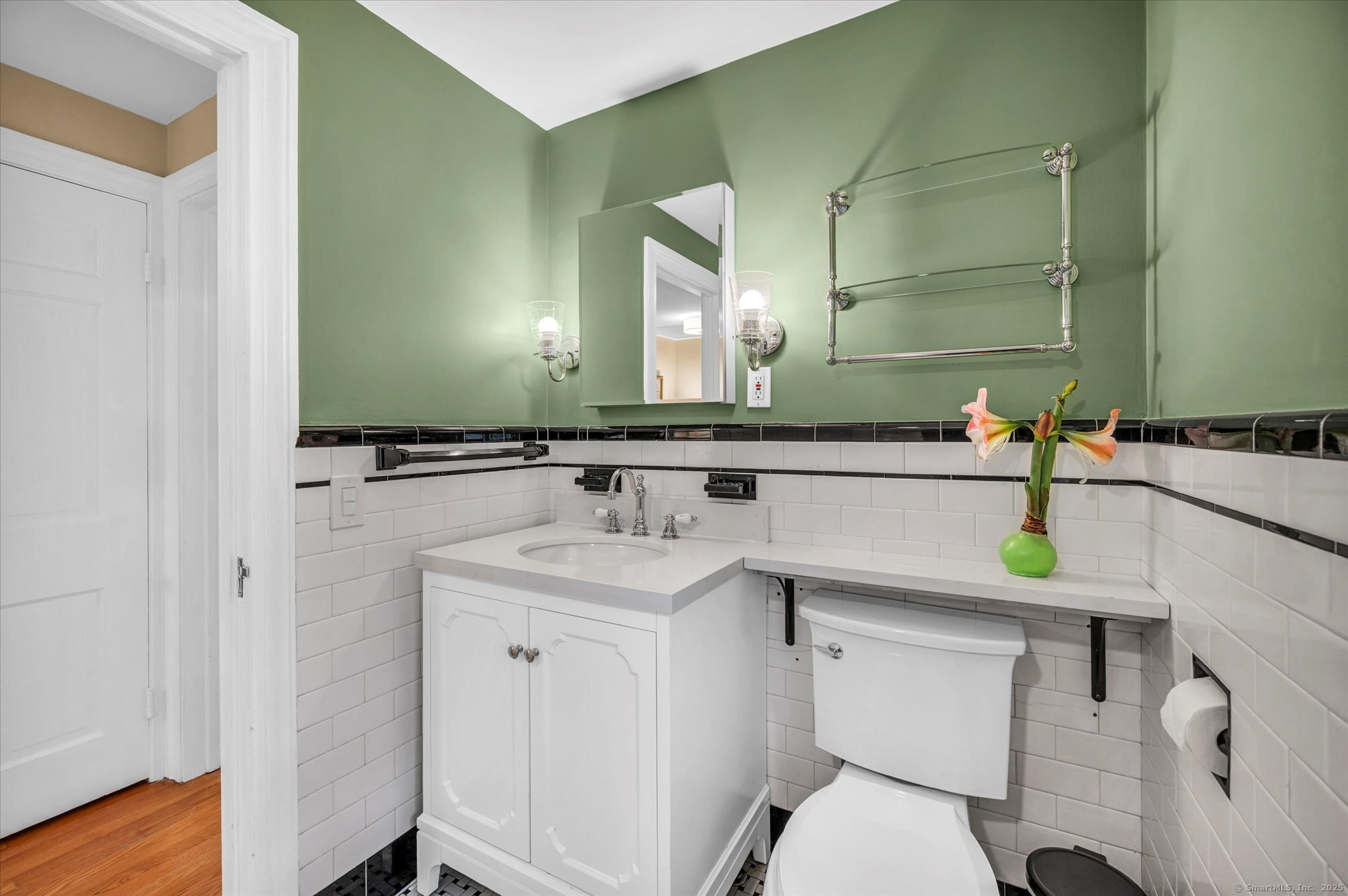 10 Meadowbrook, Hamden, Connecticut 06517