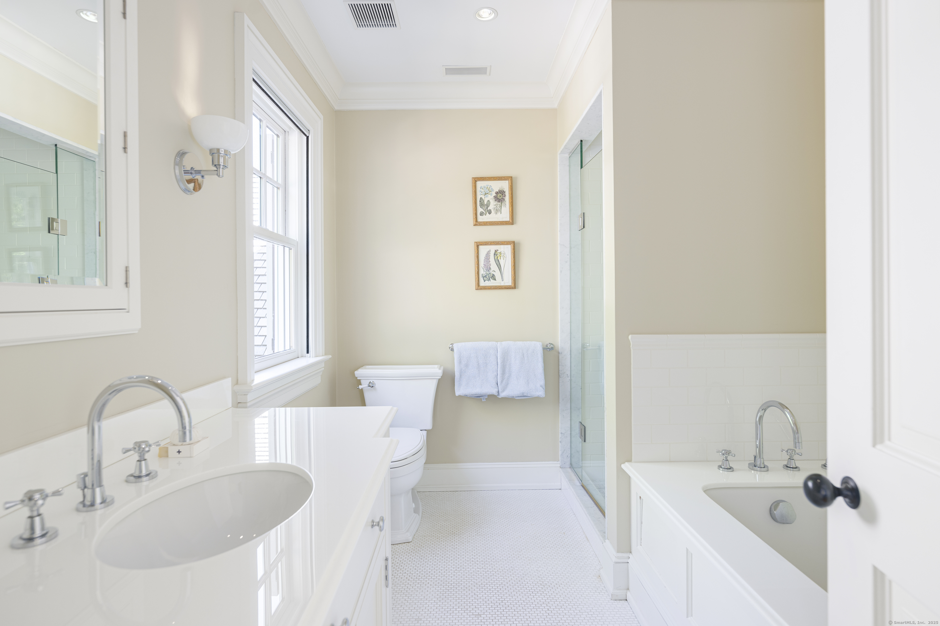 10 Cross, Darien, Connecticut 06820