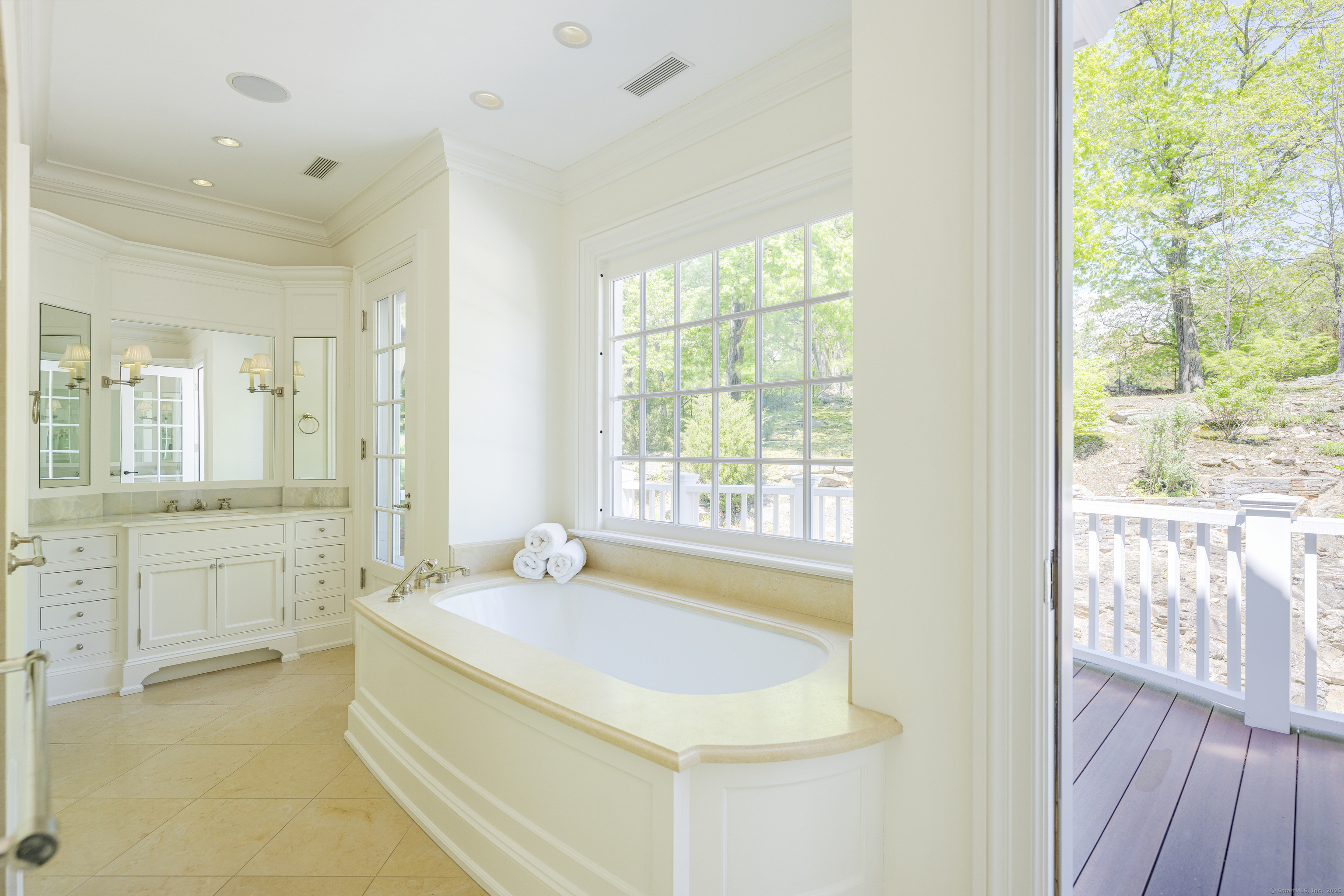 10 Cross, Darien, Connecticut 06820