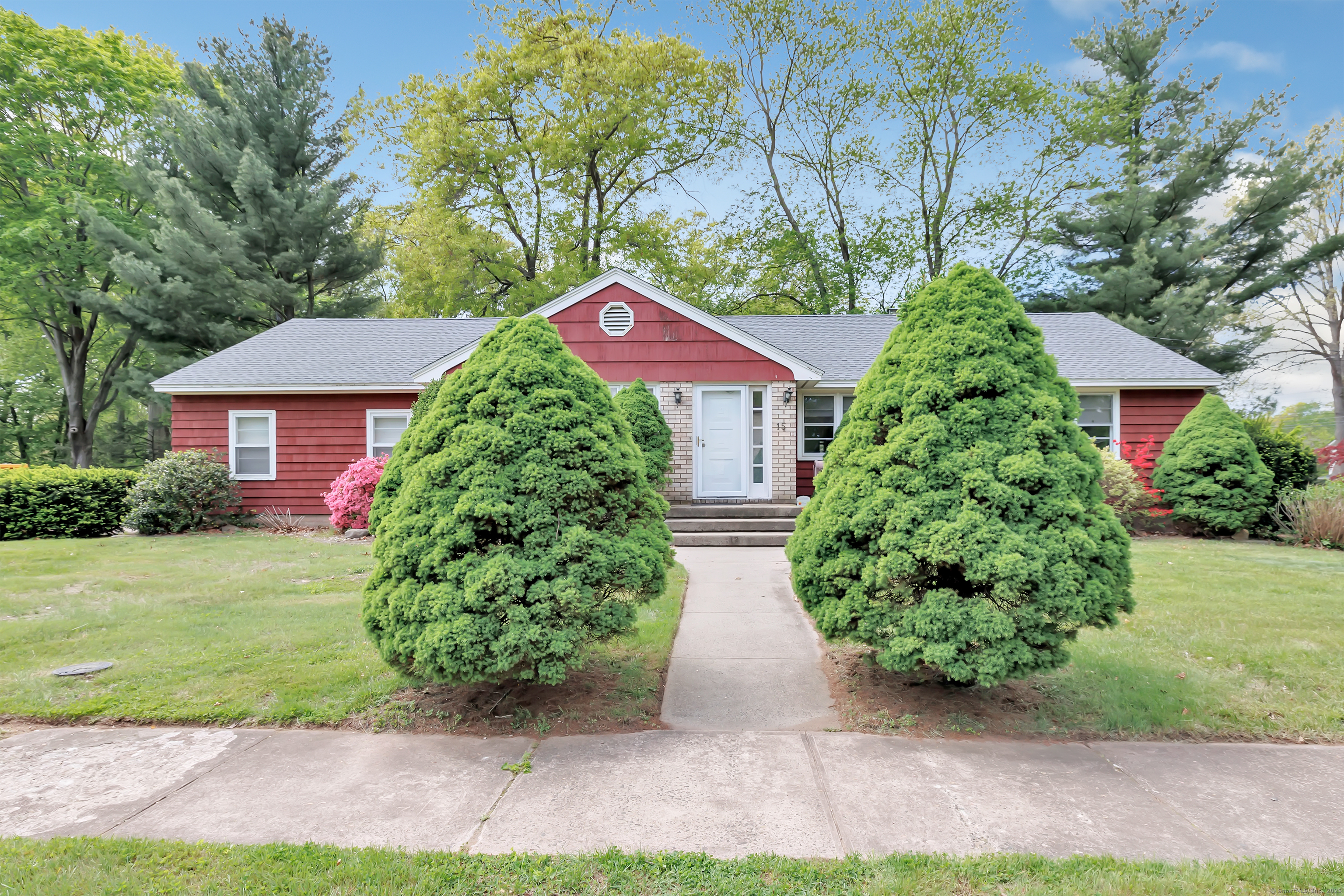 15 Roger, North Haven, Connecticut 06473